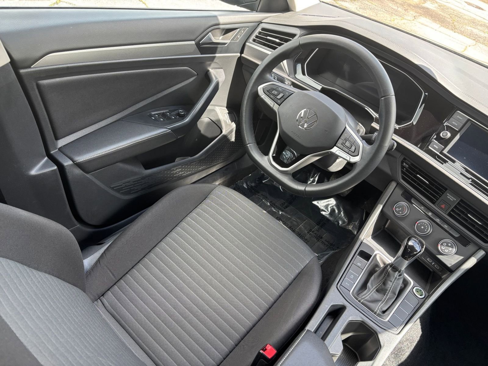 2024 Volkswagen Jetta S 32