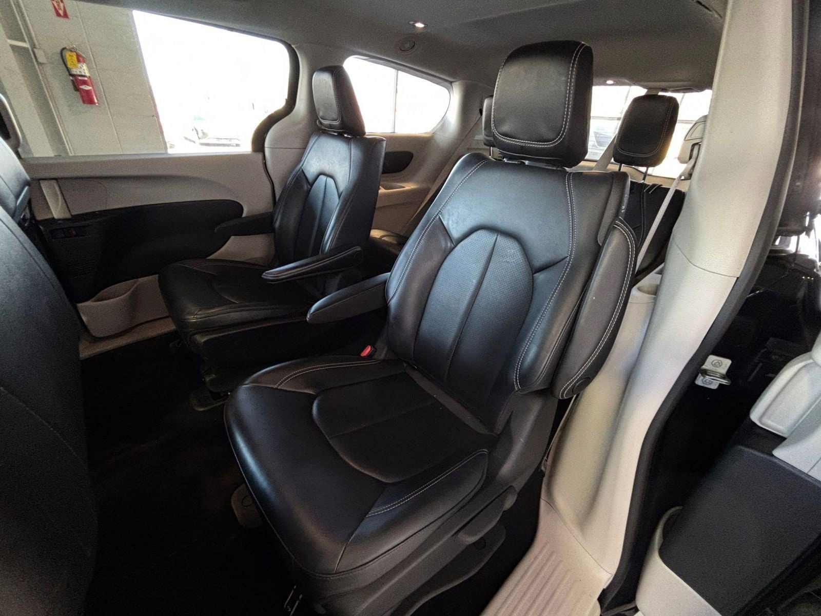 Thumbnail: 2023 Chrysler Pacifica - 31