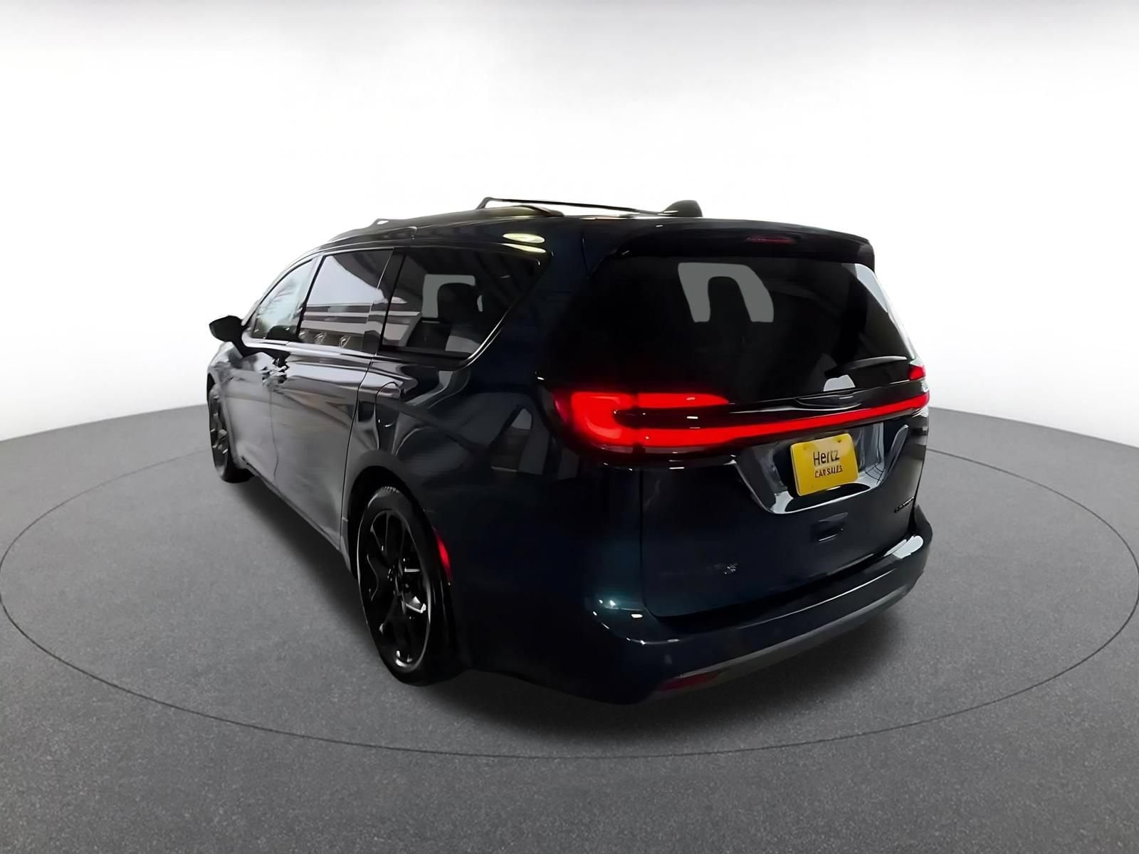 Thumbnail: 2025 Chrysler Pacifica - 10