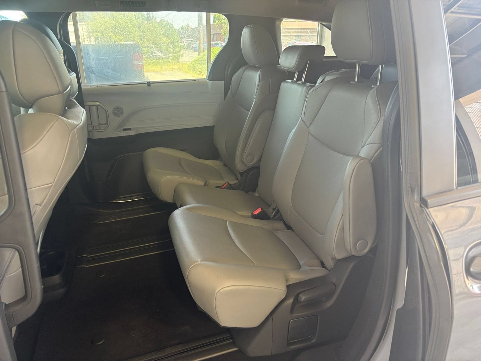 Thumbnail: 2025 Toyota Sienna - 22