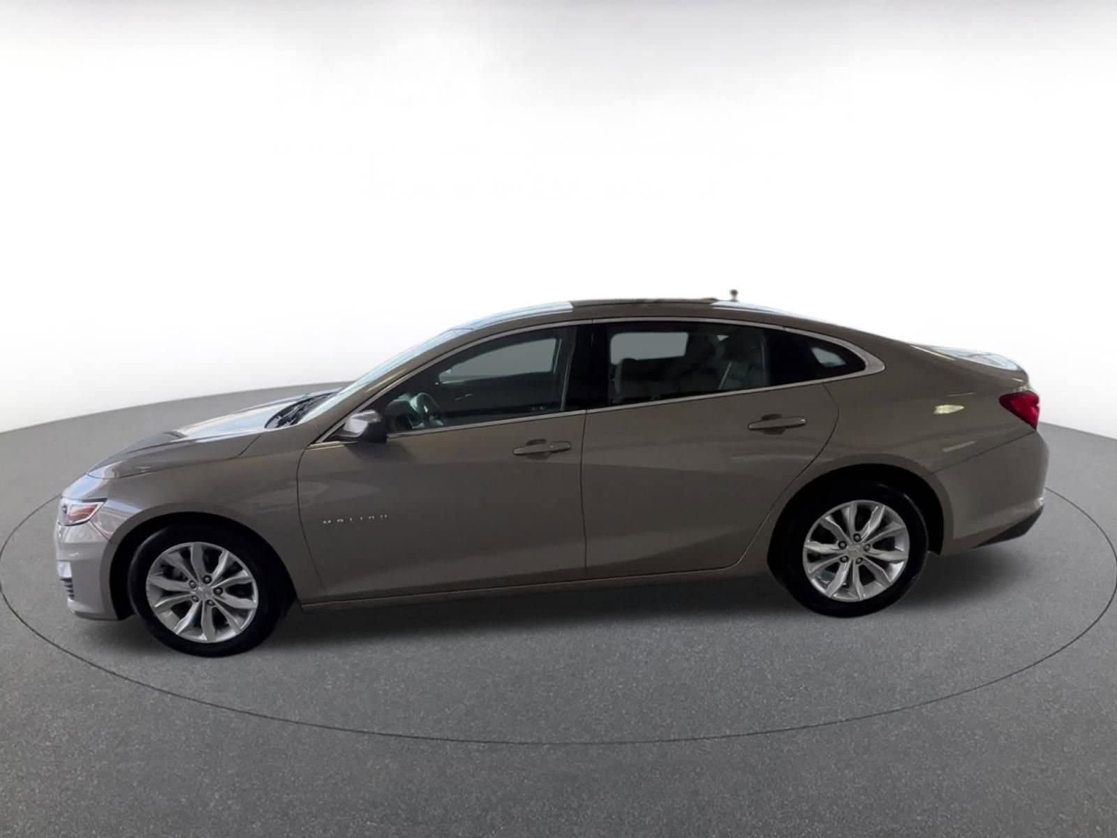 Thumbnail: 2024 Chevrolet Malibu - 11