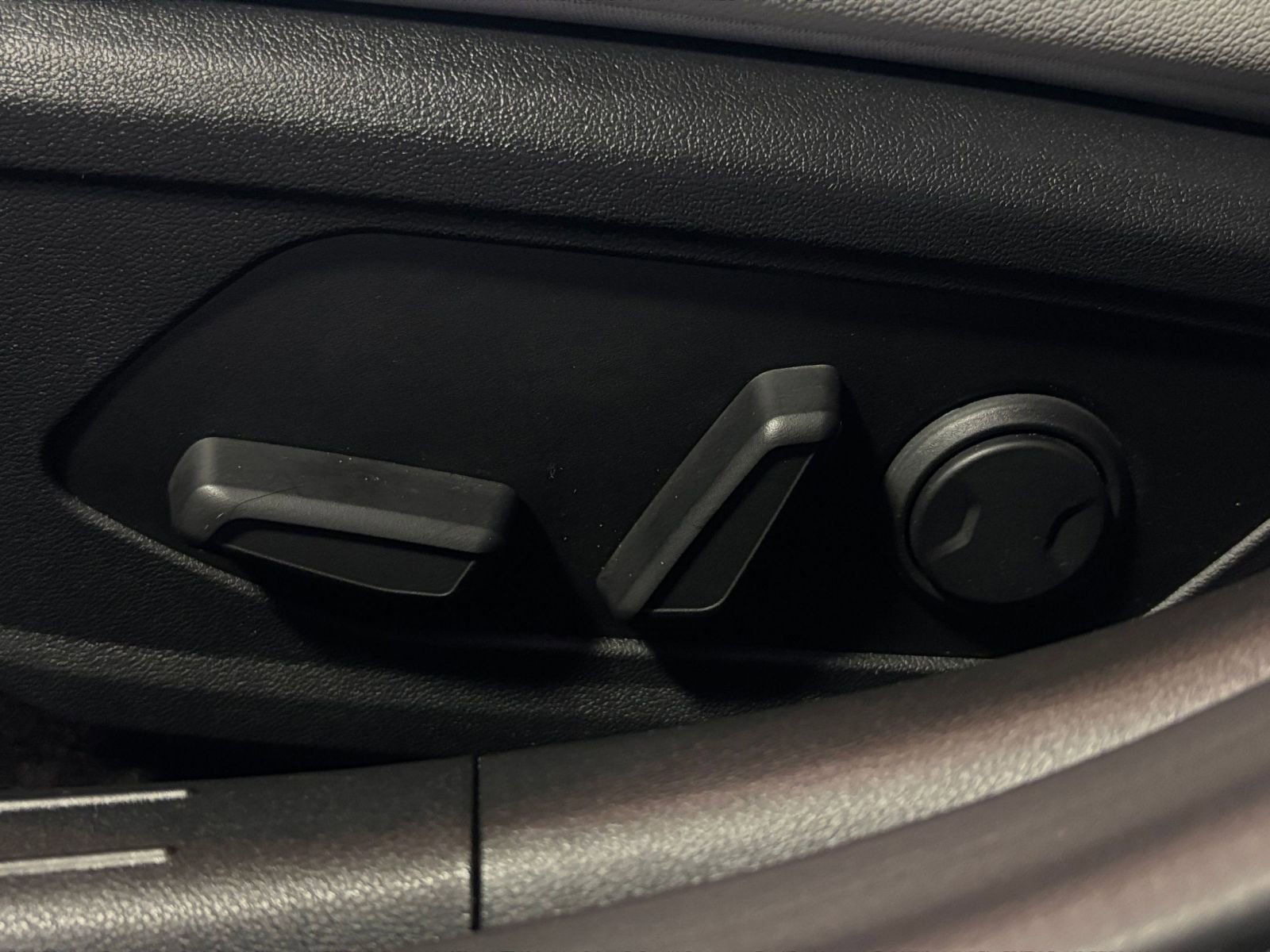 Thumbnail: 2025 Hyundai Elantra - 25