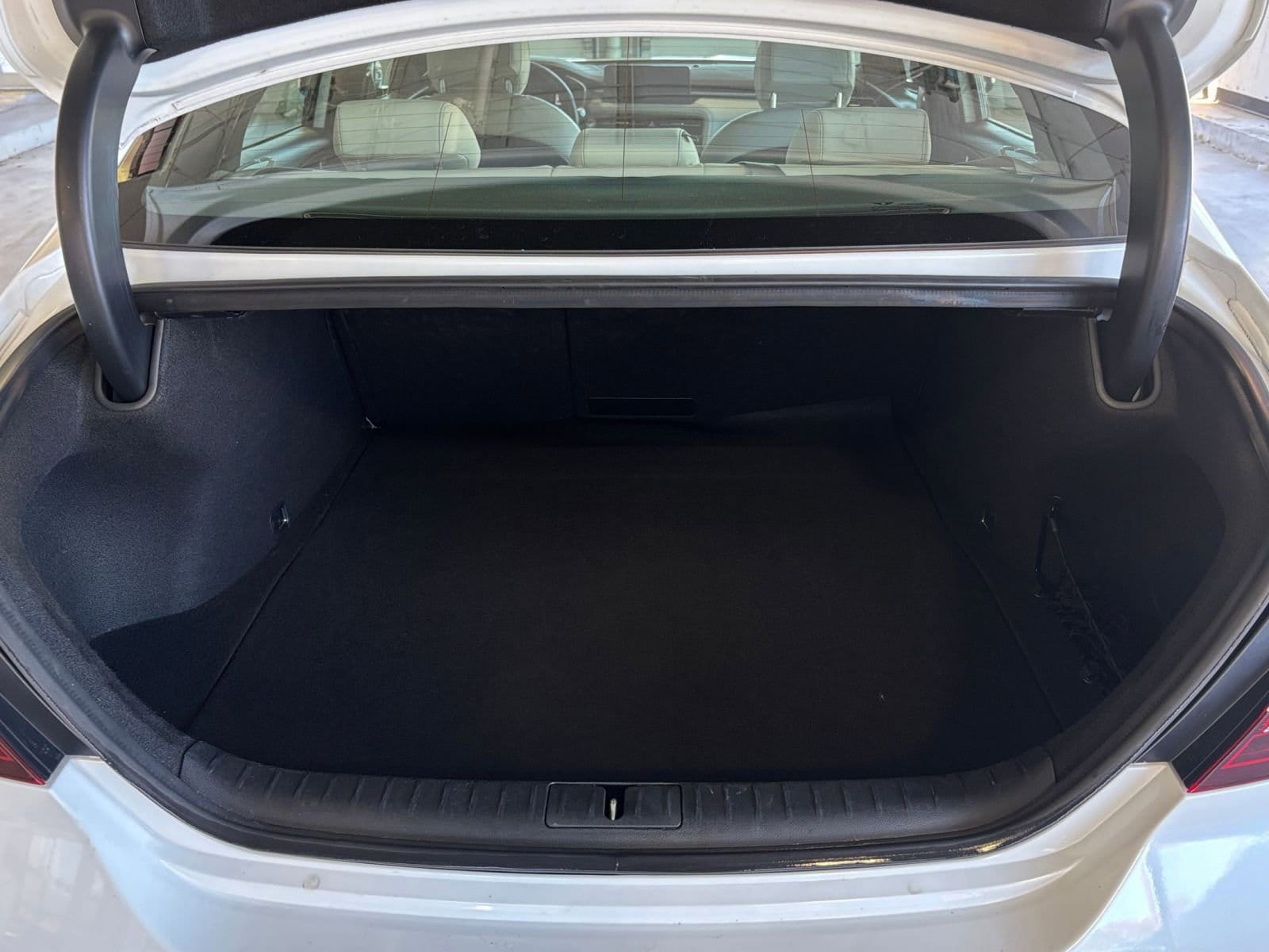 Thumbnail: 2025 Genesis G70 - 31