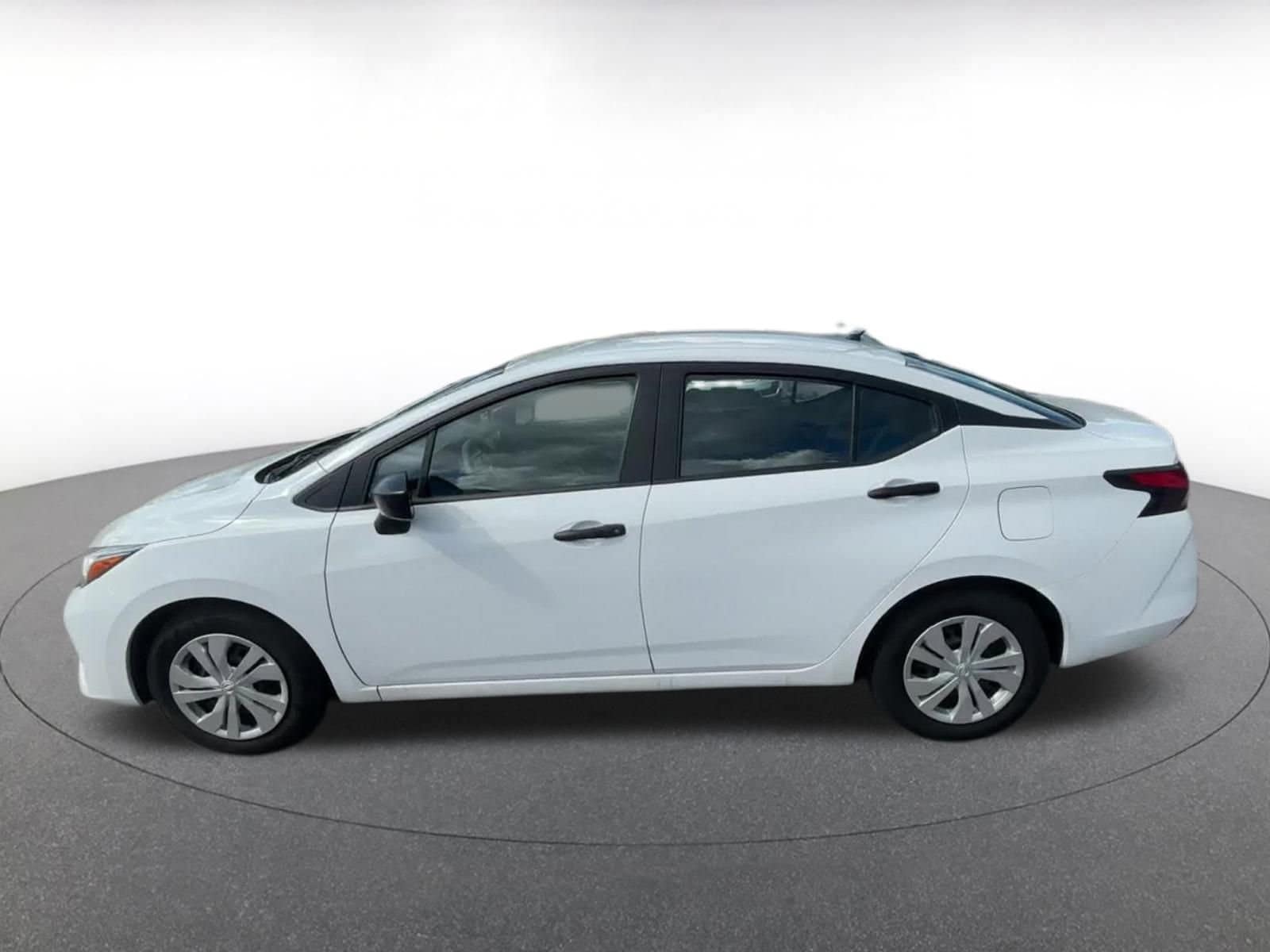 2024 Nissan Versa S 8