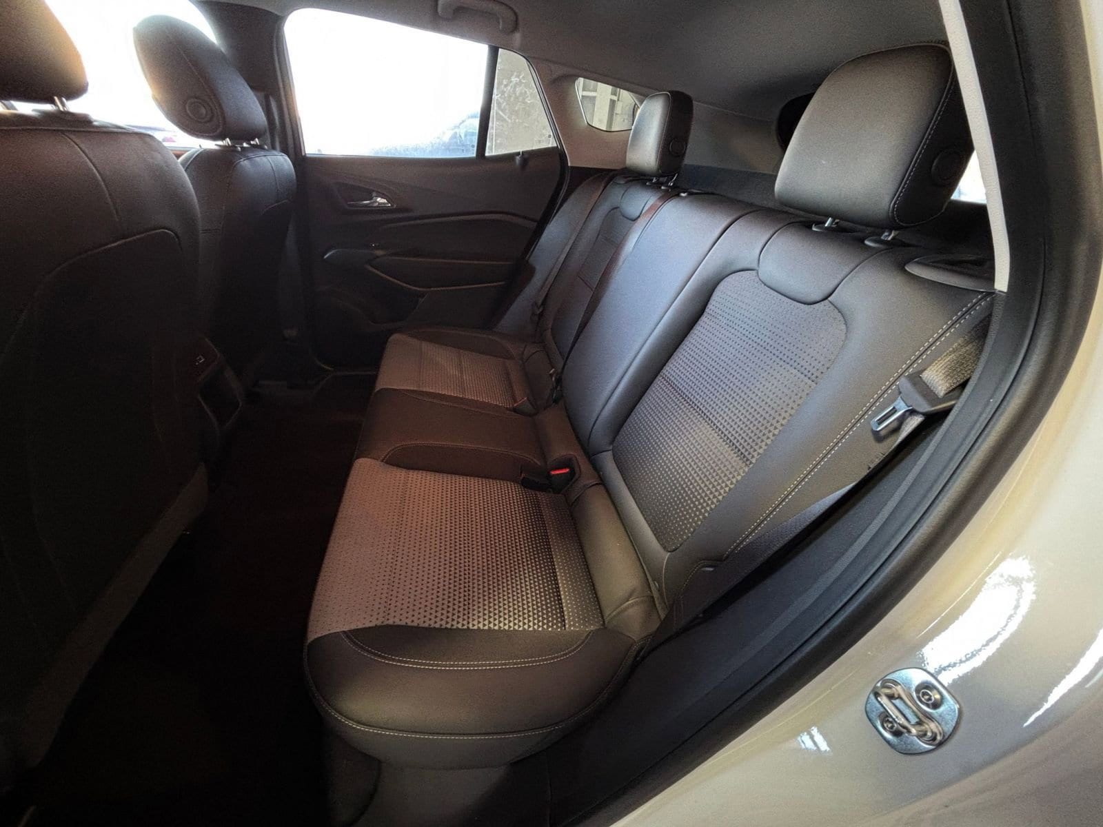 Thumbnail: 2025 Chevrolet Trax - 25