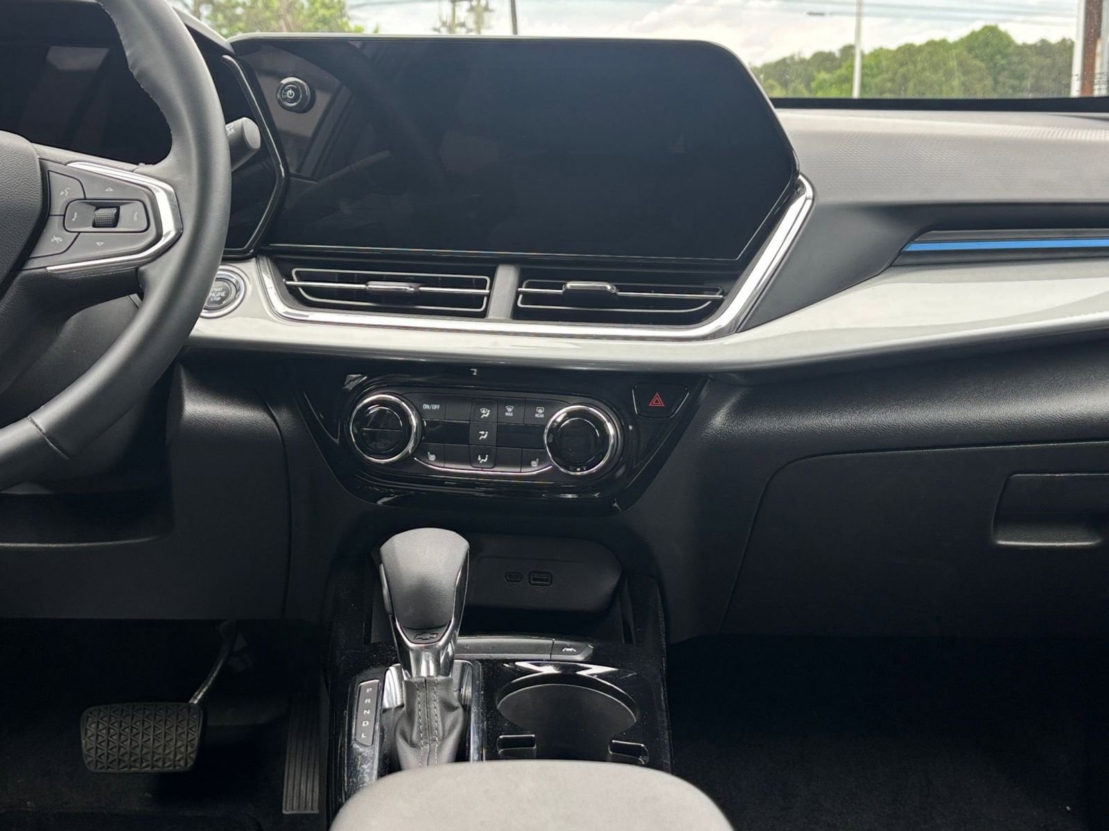 Thumbnail: 2025 Chevrolet Trax - 17