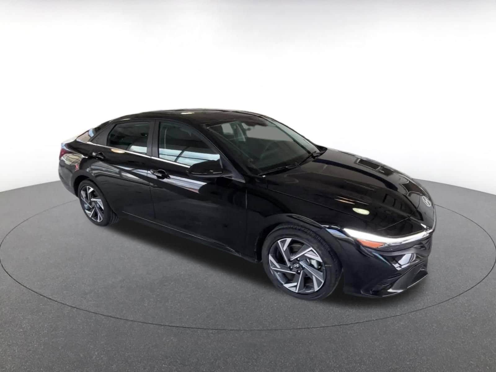 Thumbnail: 2025 Hyundai Elantra - 3