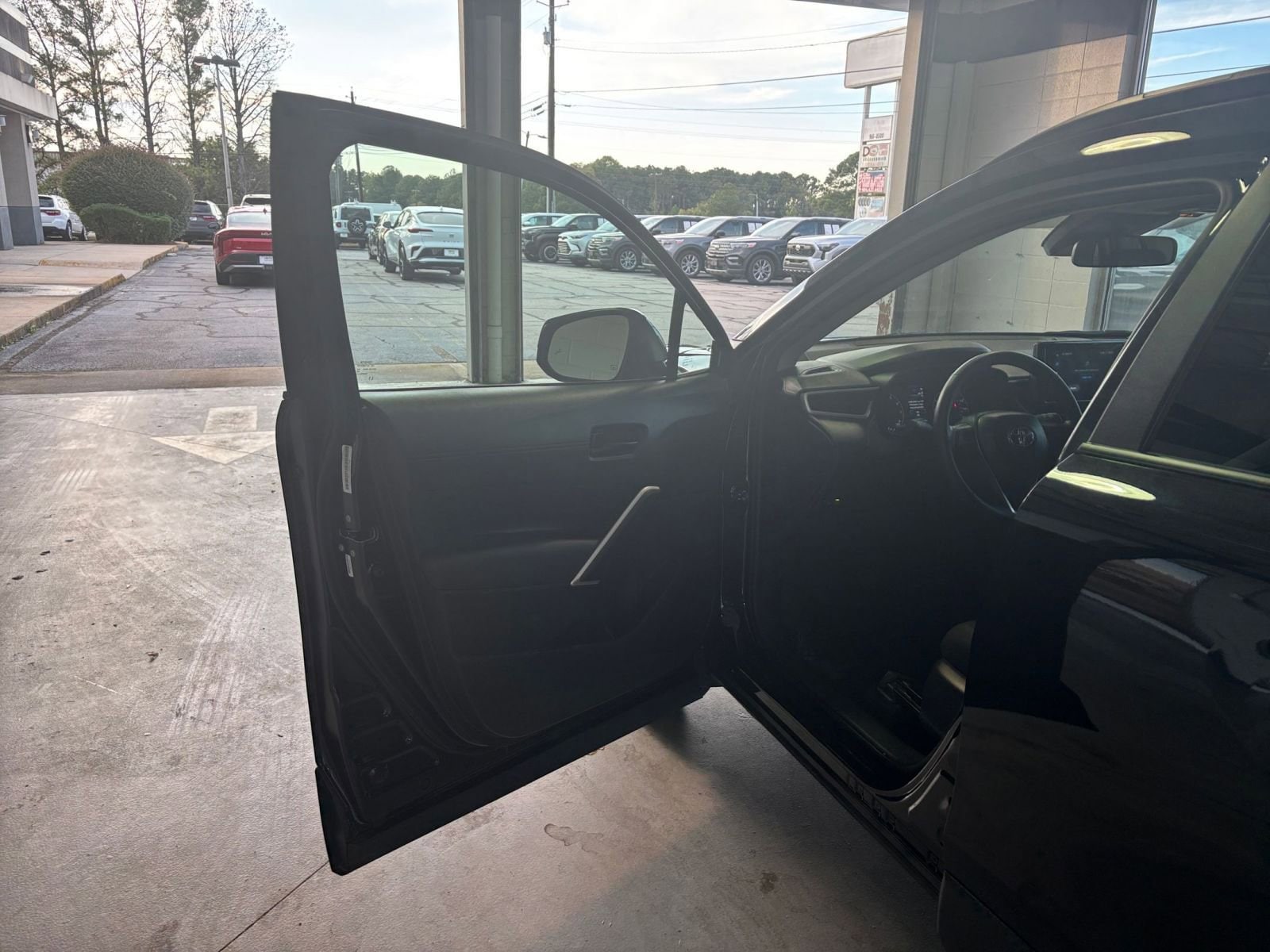 Thumbnail: 2025 Toyota Corolla Cross - 23