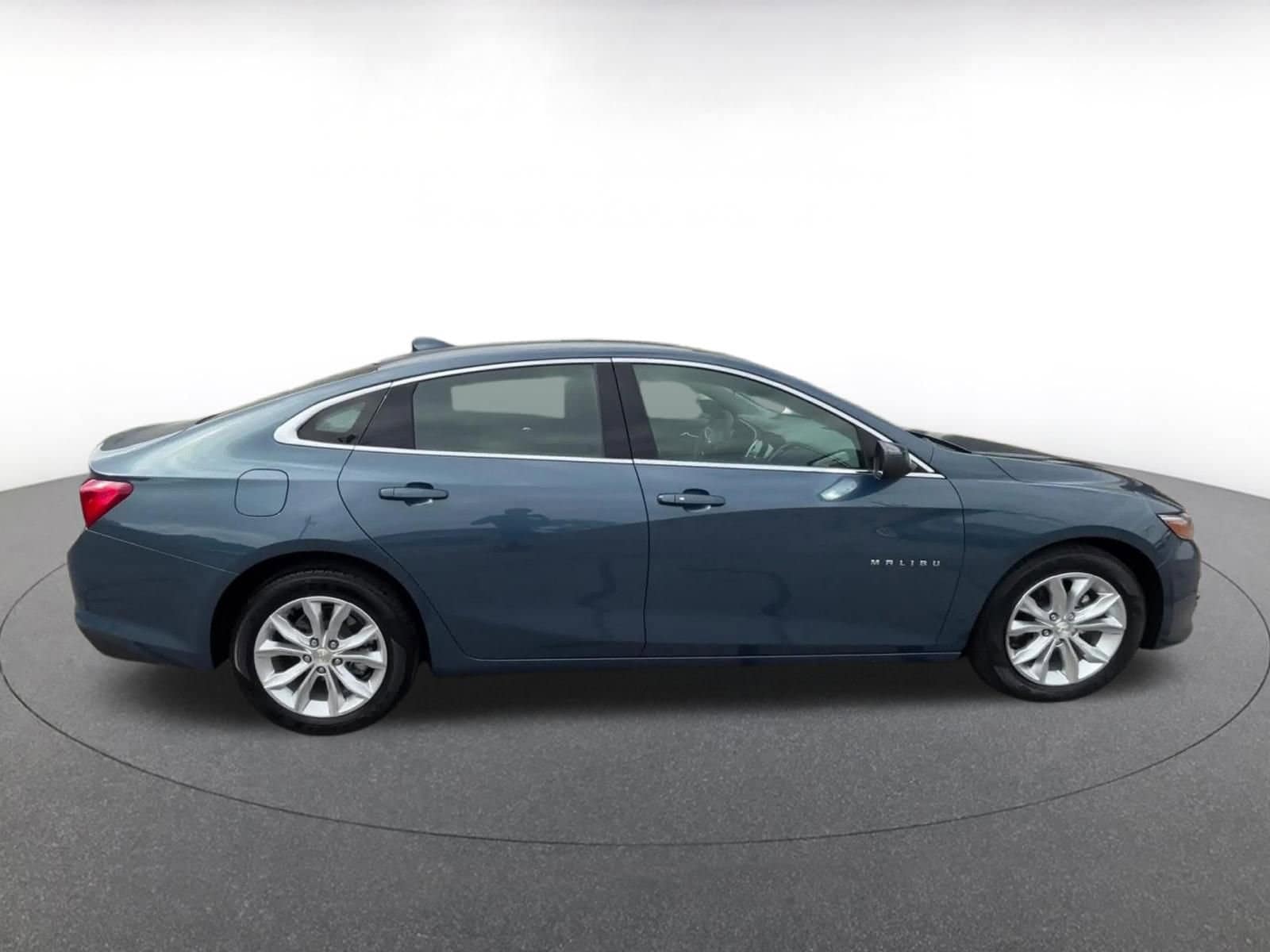 Thumbnail: 2024 Chevrolet Malibu - 16