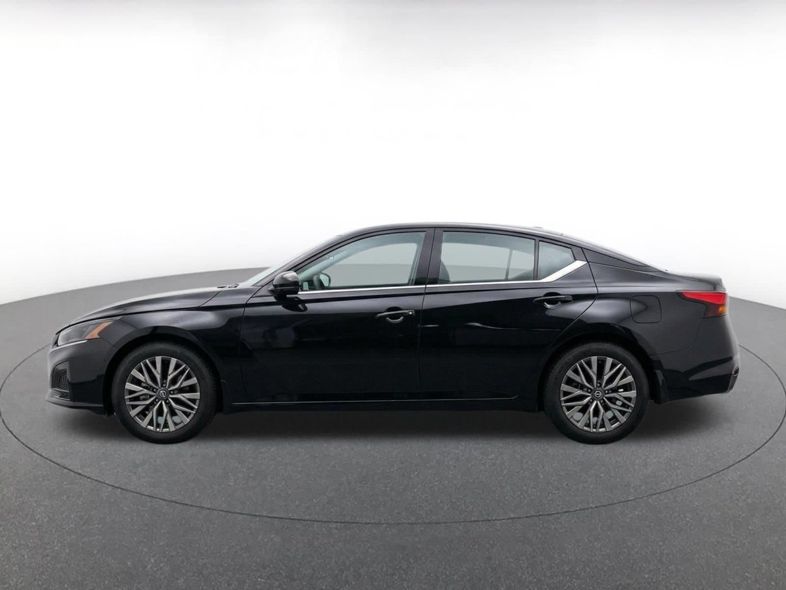 Thumbnail: 2025 Nissan Altima - 4