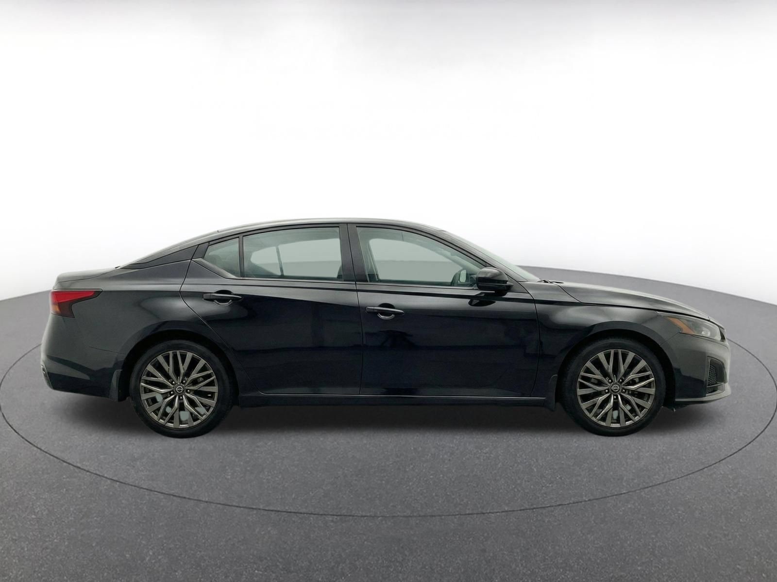 Thumbnail: 2025 Nissan Altima - 10