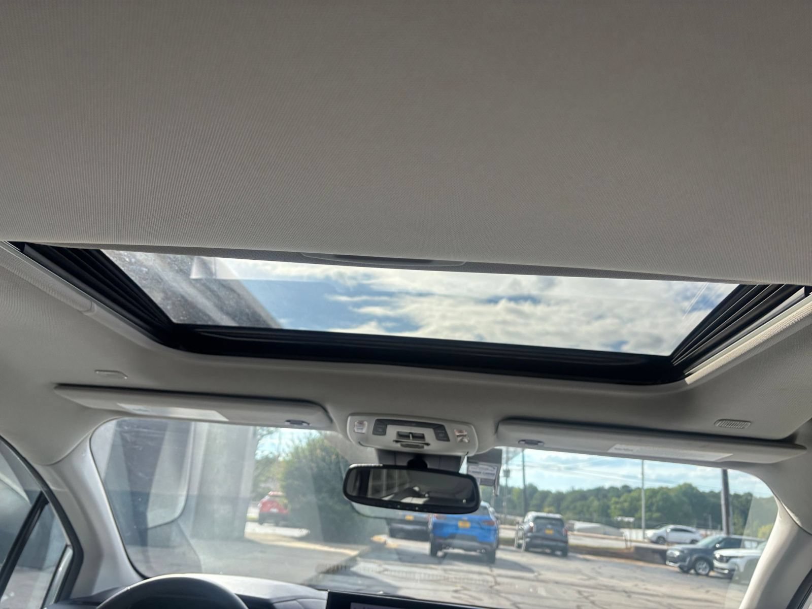 Thumbnail: 2025 Toyota Sienna - 29