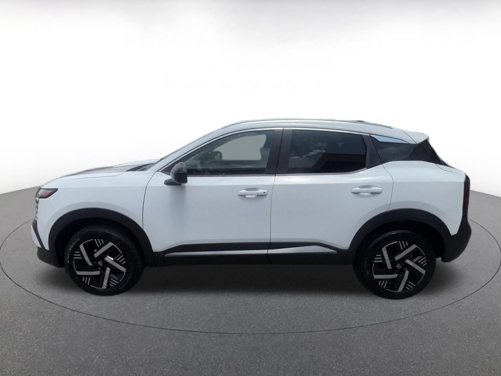 Thumbnail: 2026 Nissan Kicks - 8