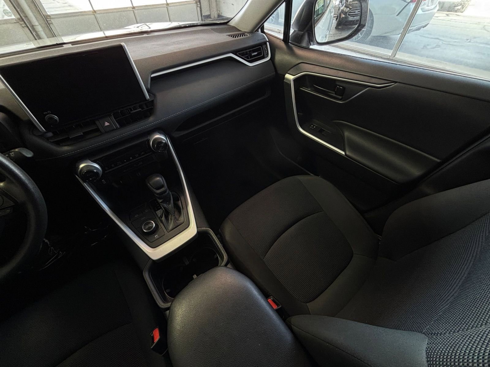 Thumbnail: 2025 Toyota RAV4 - 34