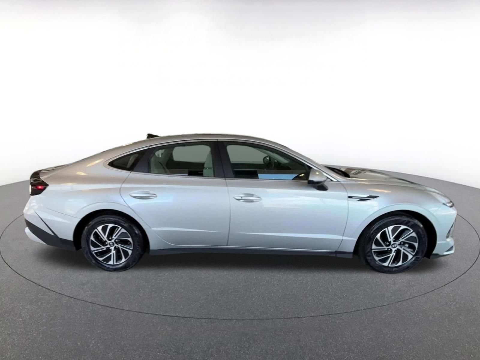 Thumbnail: 2026 Hyundai Sonata - 16