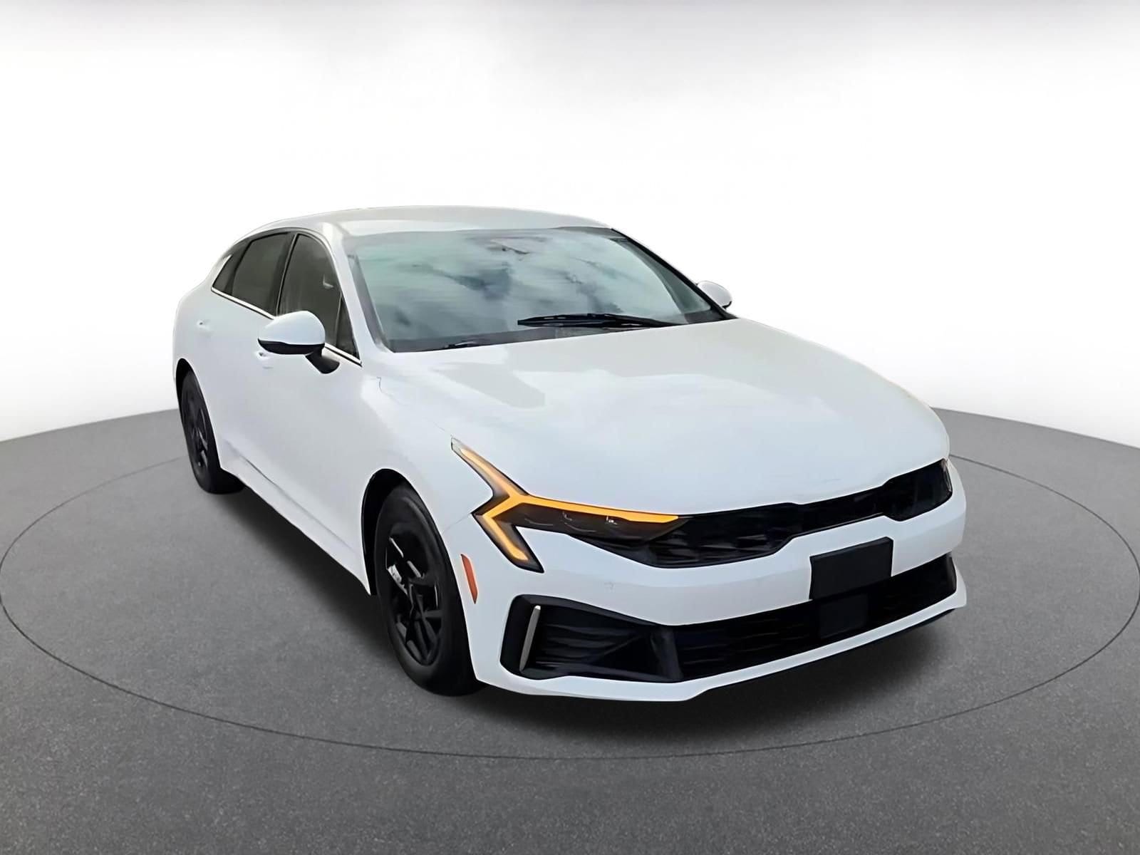 Thumbnail: 2025 Kia K5 - 3