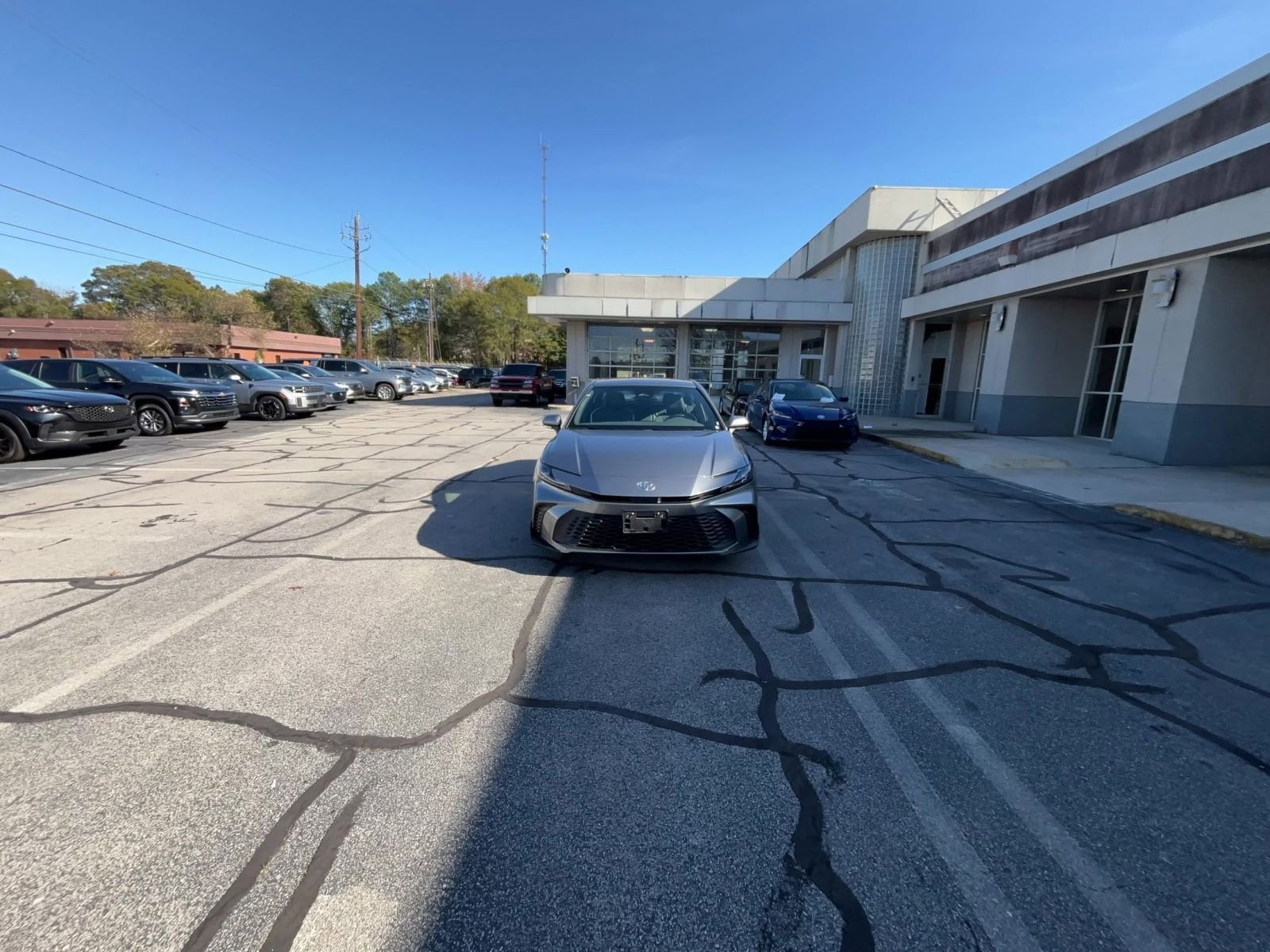 Thumbnail: 2025 Toyota Camry - 16