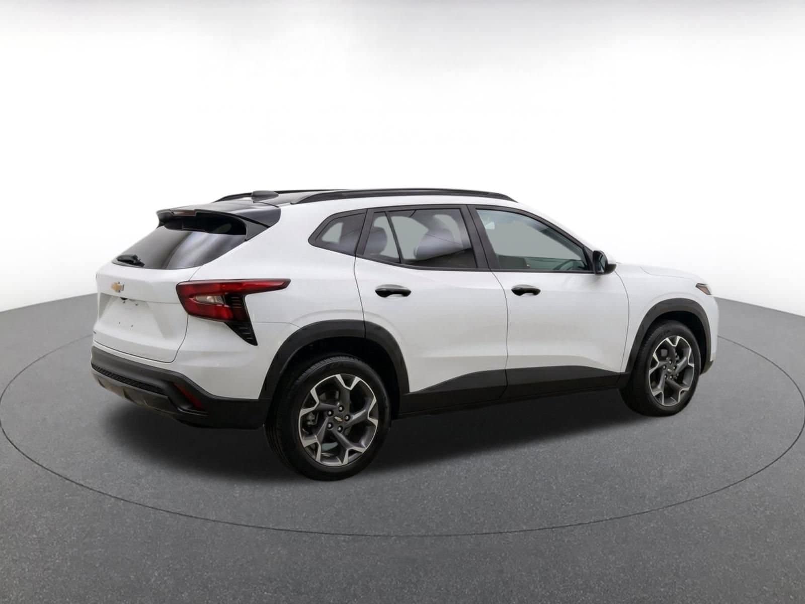 Thumbnail: 2025 Chevrolet Trax - 8