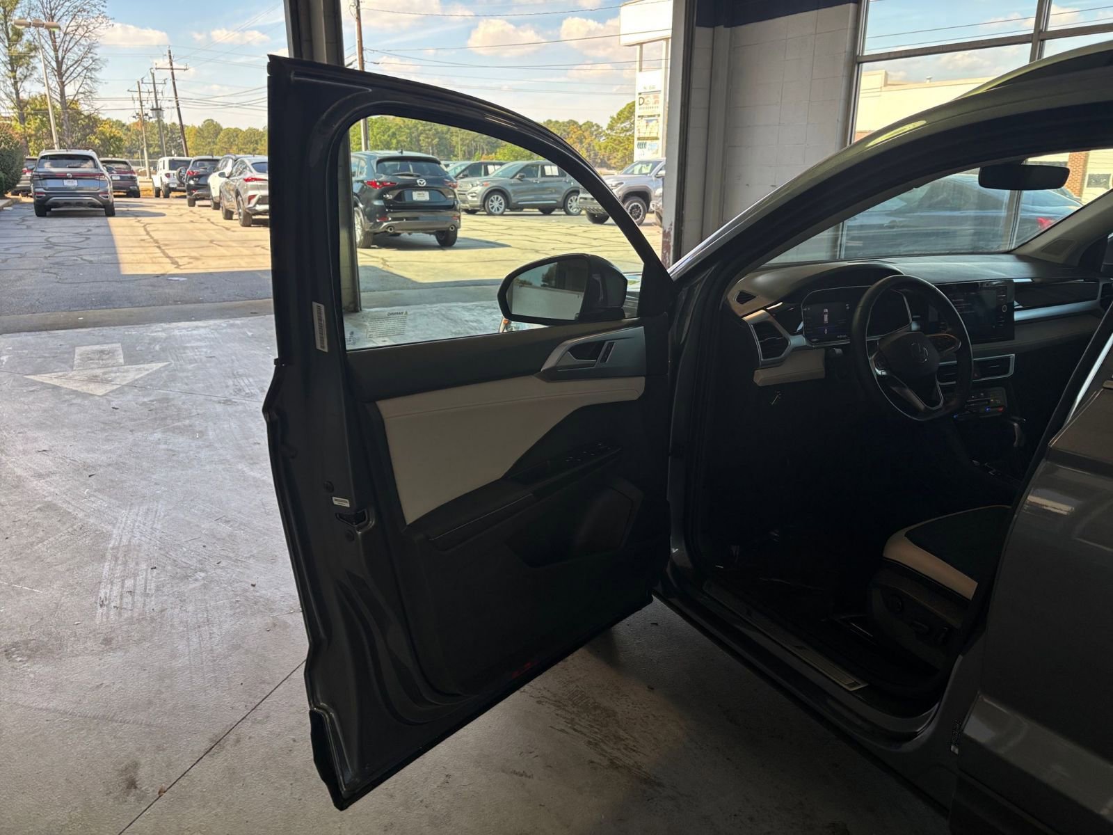 Thumbnail: 2025 Volkswagen Taos - 26