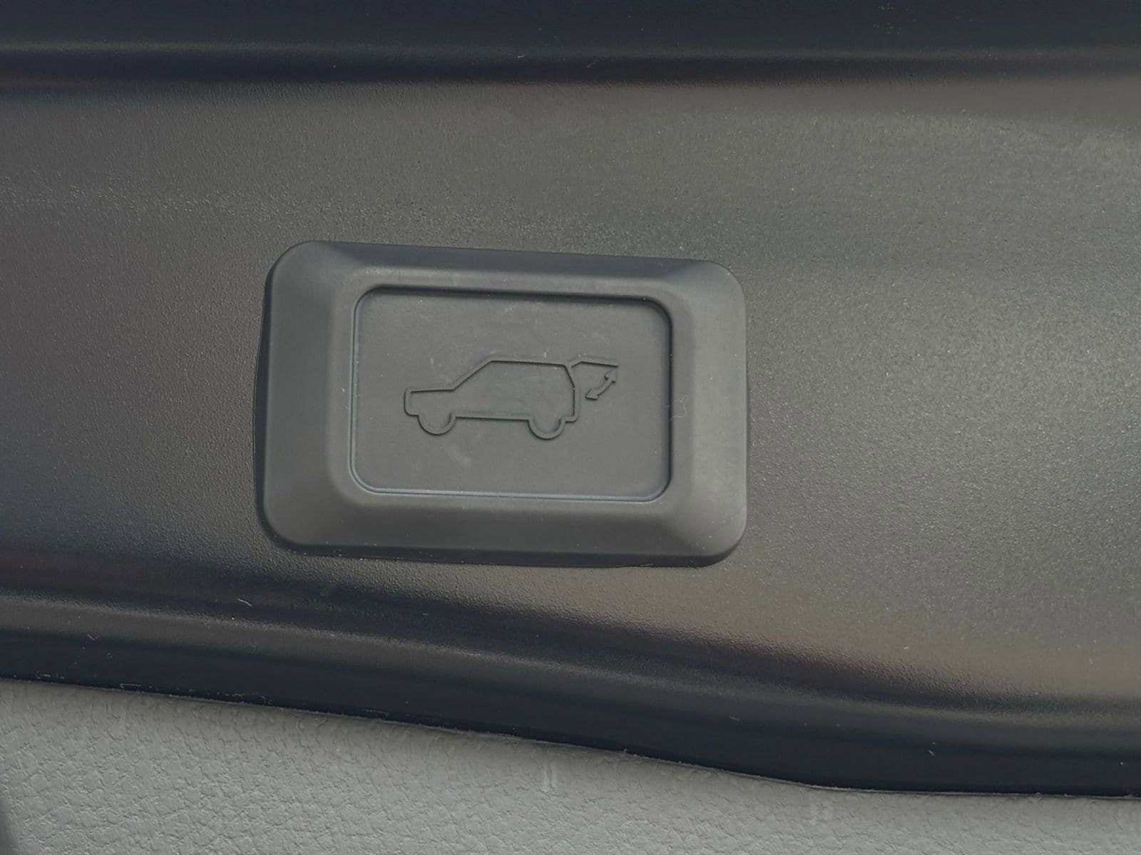 Thumbnail: 2025 Toyota RAV4 - 23