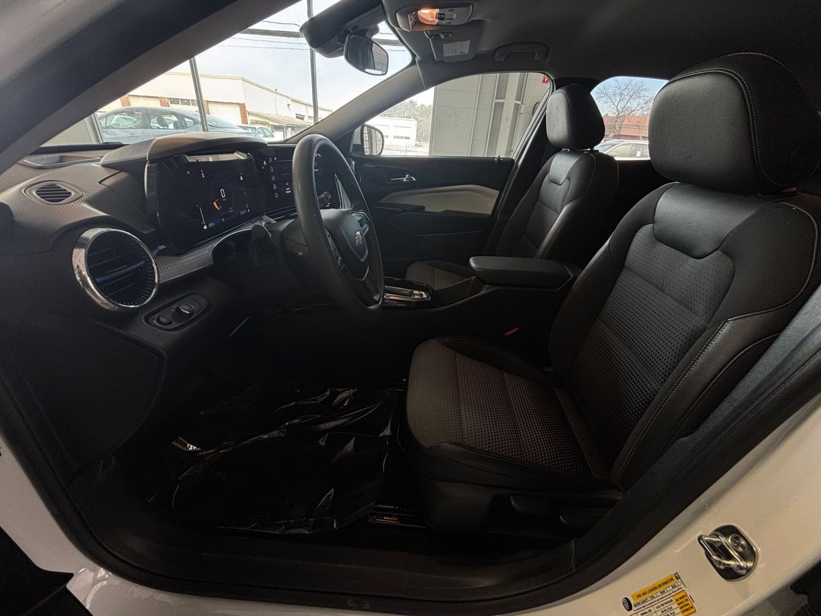 Thumbnail: 2025 Chevrolet Trax - 27