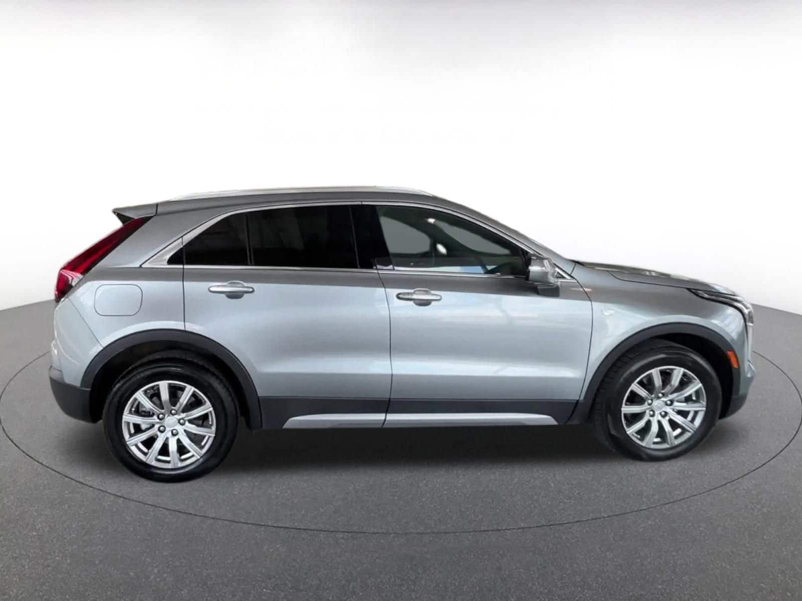Thumbnail: 2023 Cadillac XT4 - 16