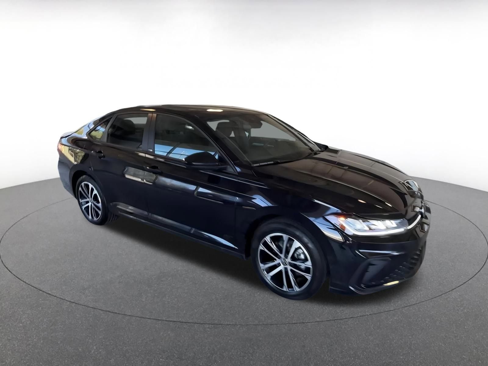 Thumbnail: 2025 Volkswagen Jetta - 2