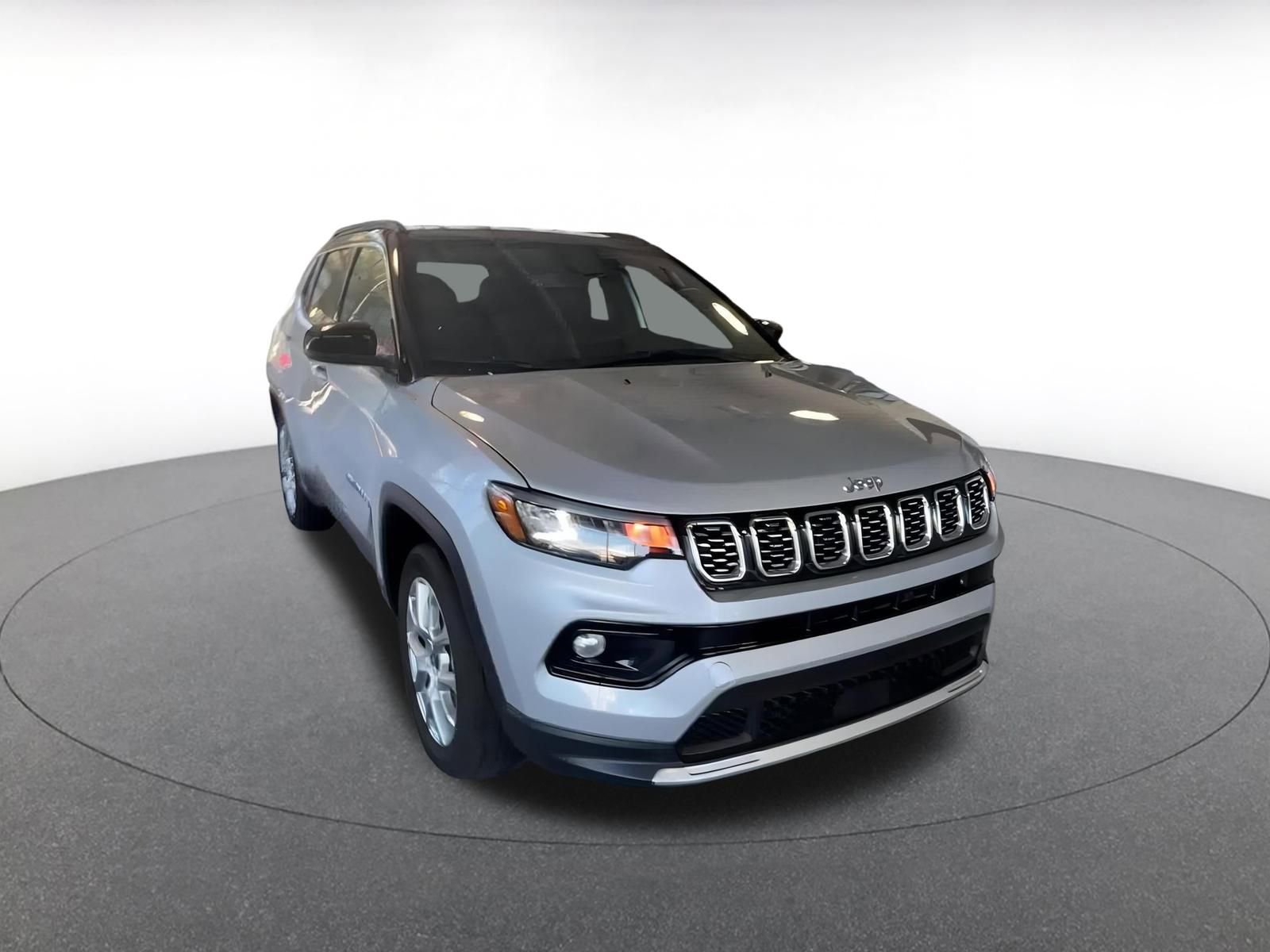 Thumbnail: 2025 Jeep Compass - 3