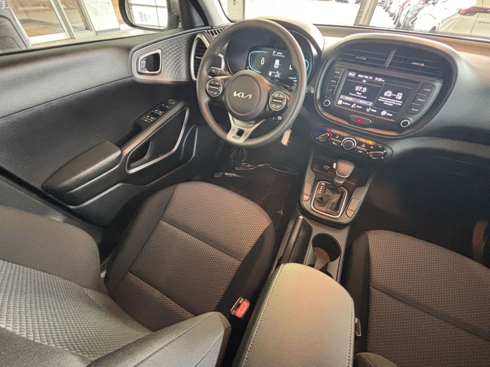 Thumbnail: 2025 Kia Soul - 32