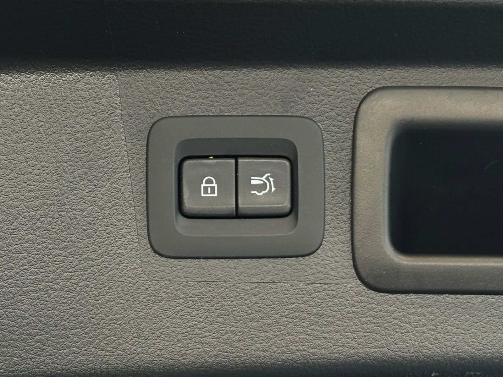 Thumbnail: 2025 Mazda CX-50 - 25