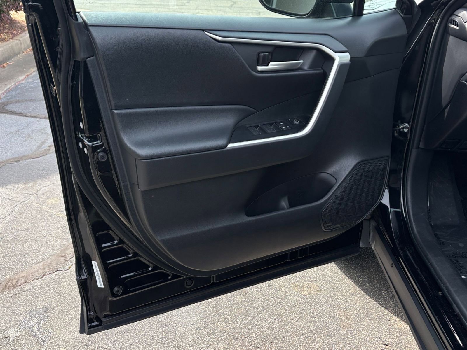 Thumbnail: 2025 Toyota RAV4 - 18