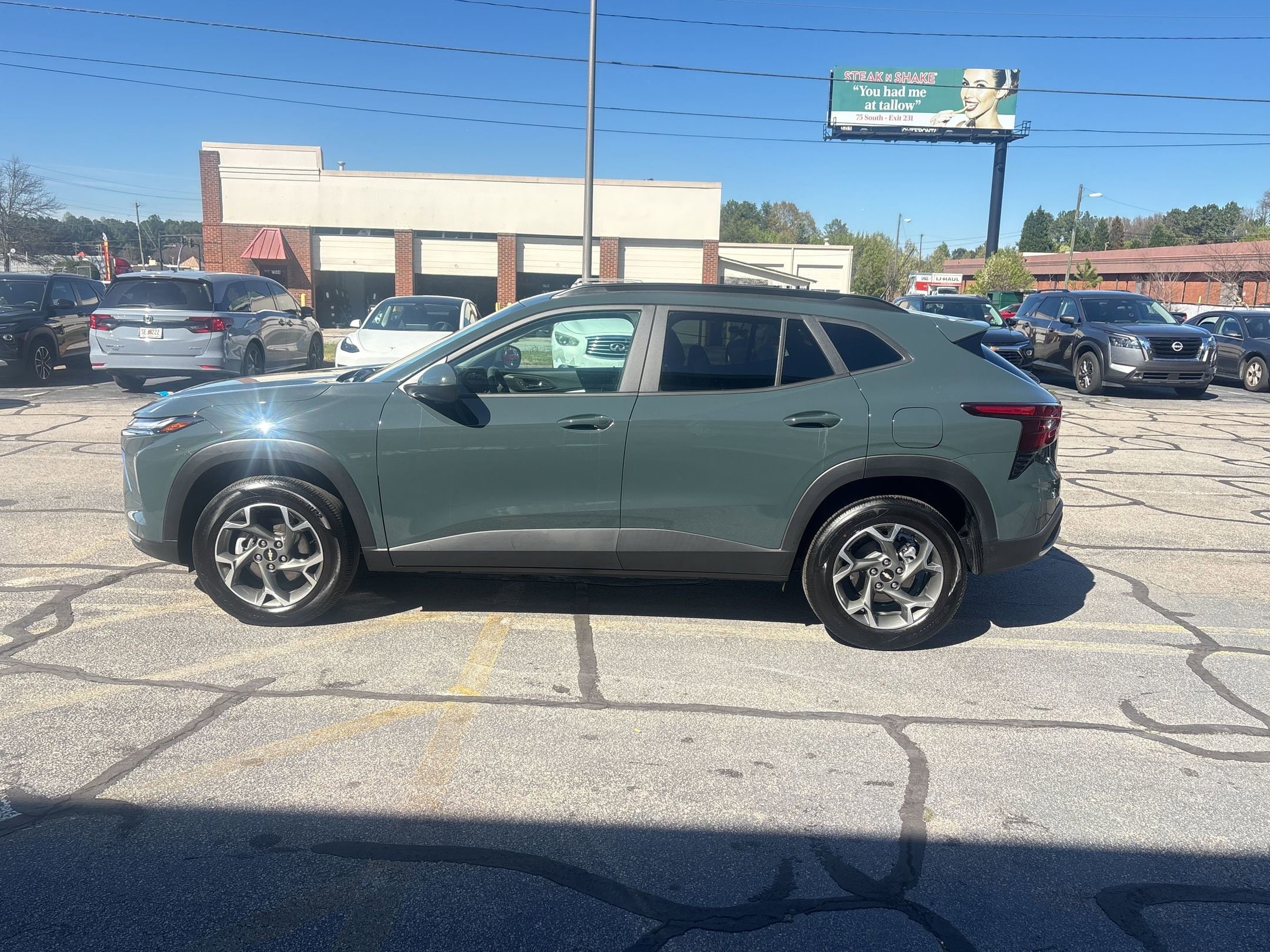 Thumbnail: 2025 Chevrolet Trax - 7