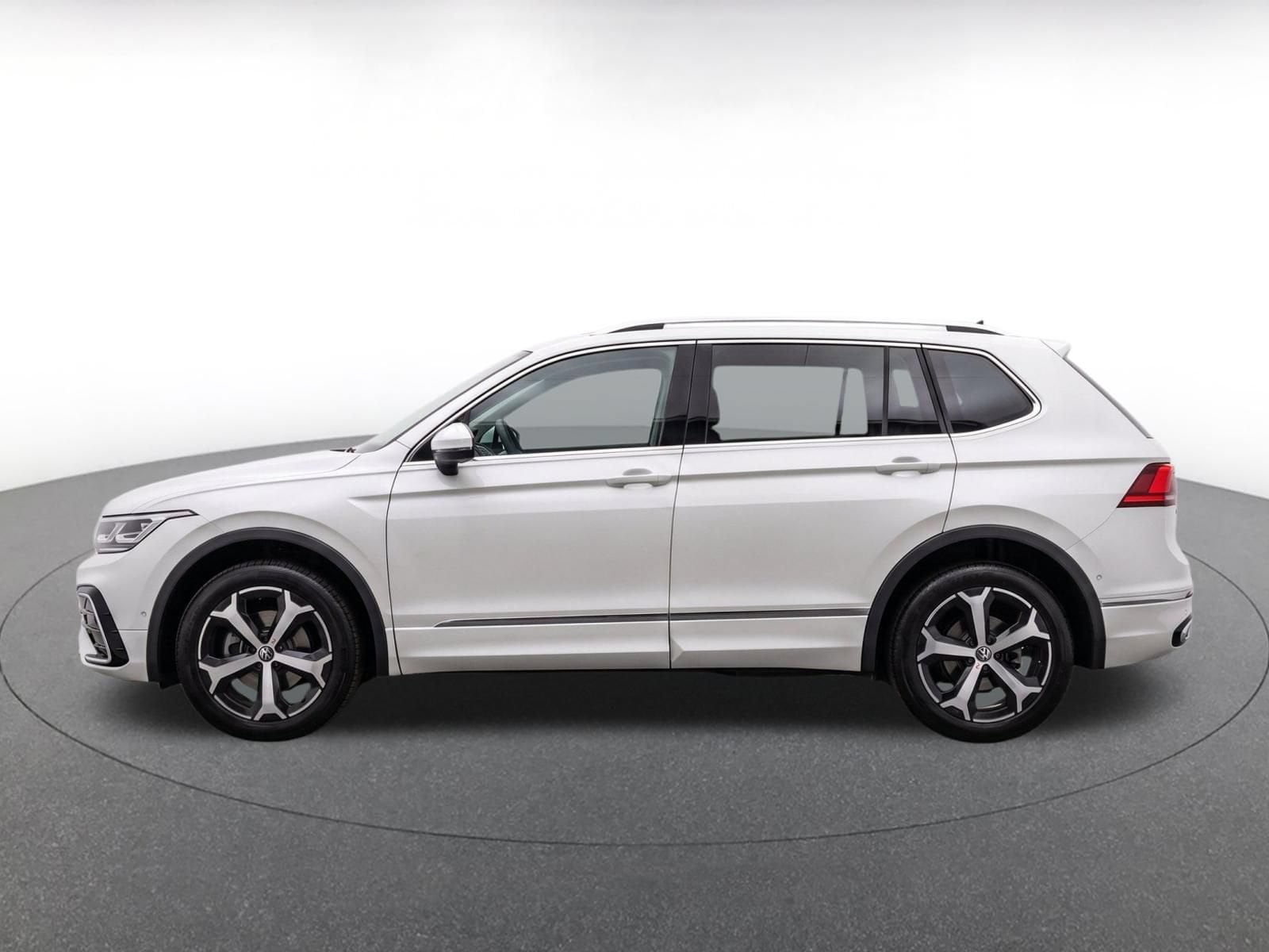 Thumbnail: 2026 Volkswagen Tiguan - 4