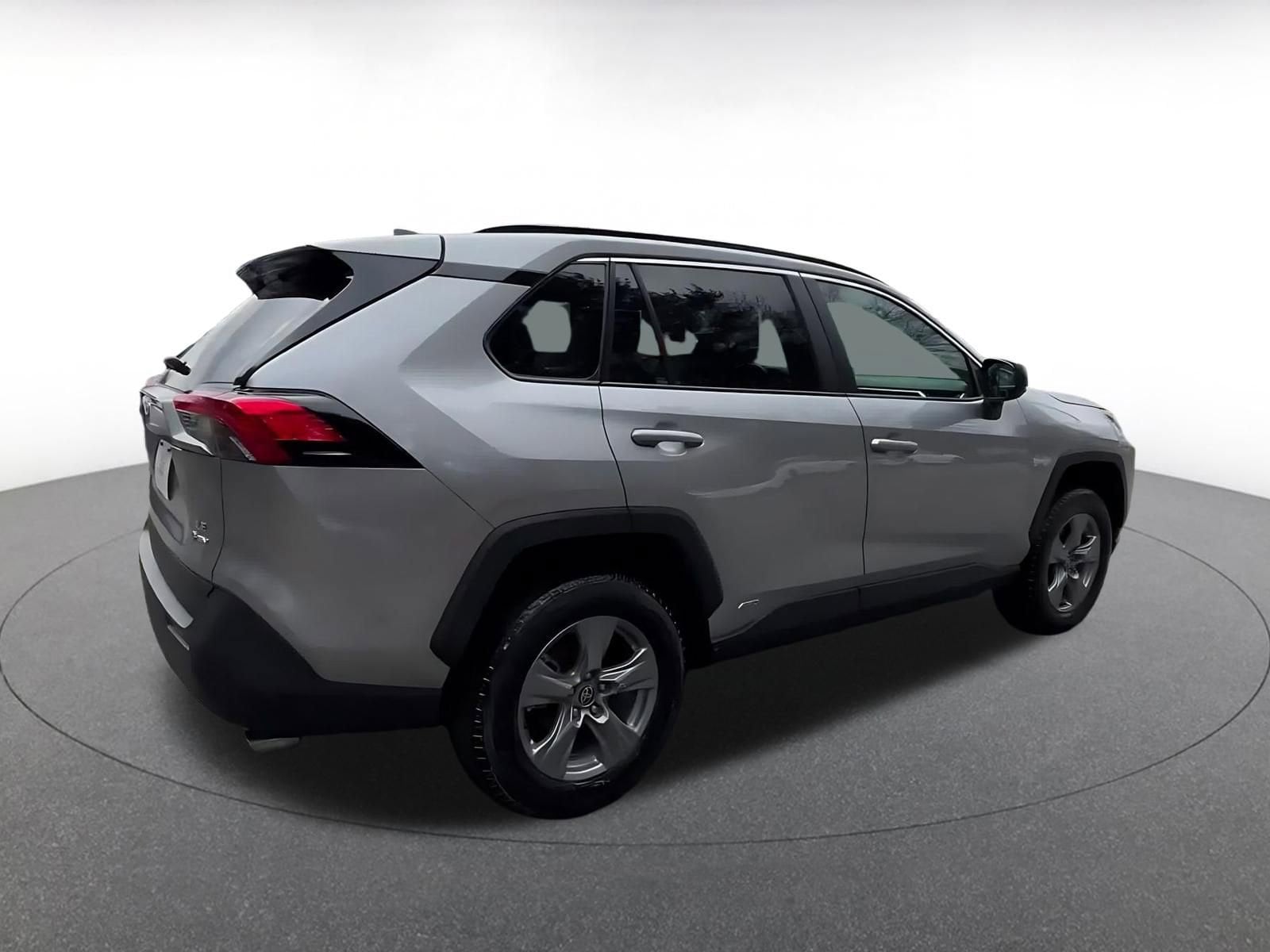 Thumbnail: 2025 Toyota RAV4 - 15