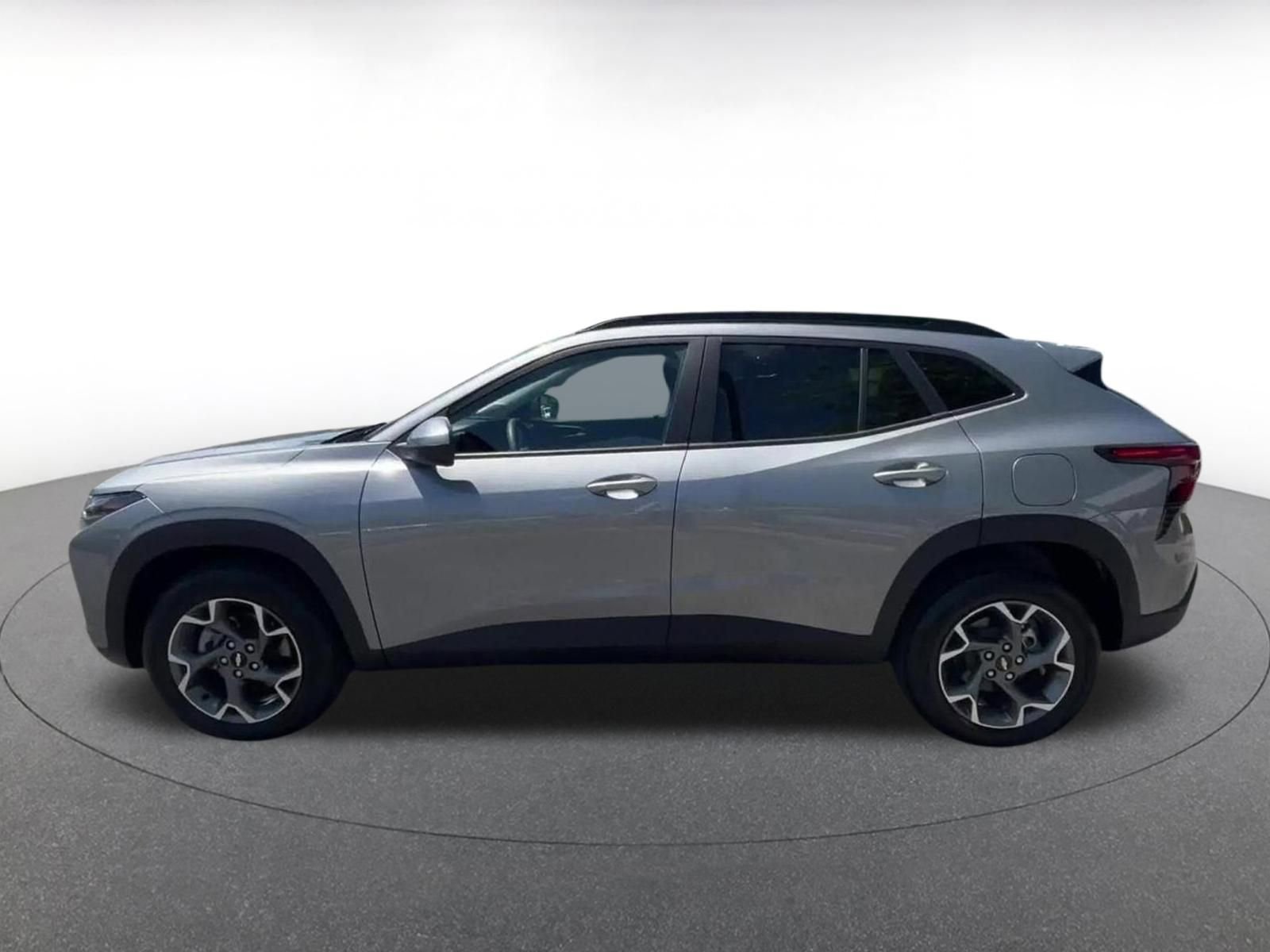 Thumbnail: 2025 Chevrolet Trax - 8