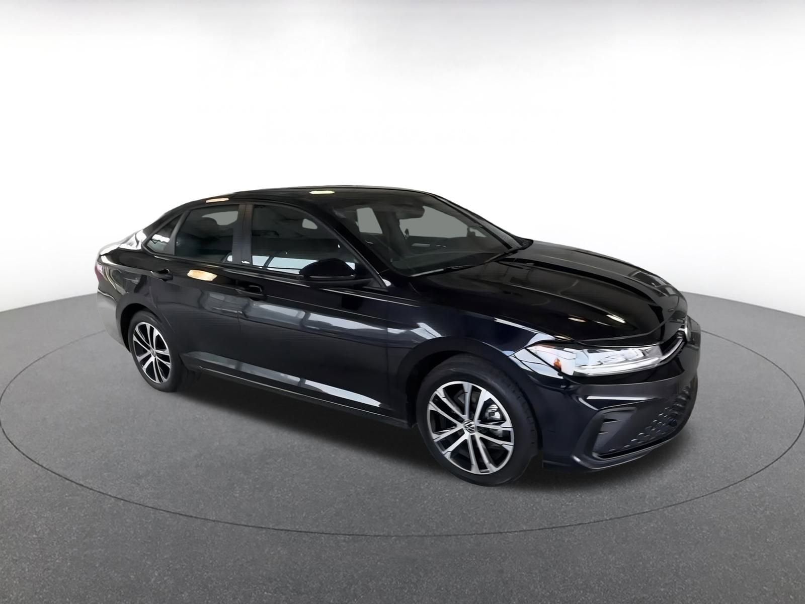 Thumbnail: 2025 Volkswagen Jetta - 2