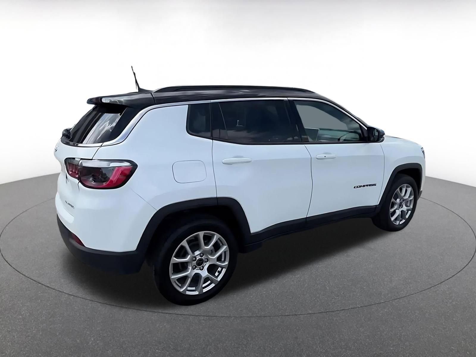 Thumbnail: 2025 Jeep Compass - 17