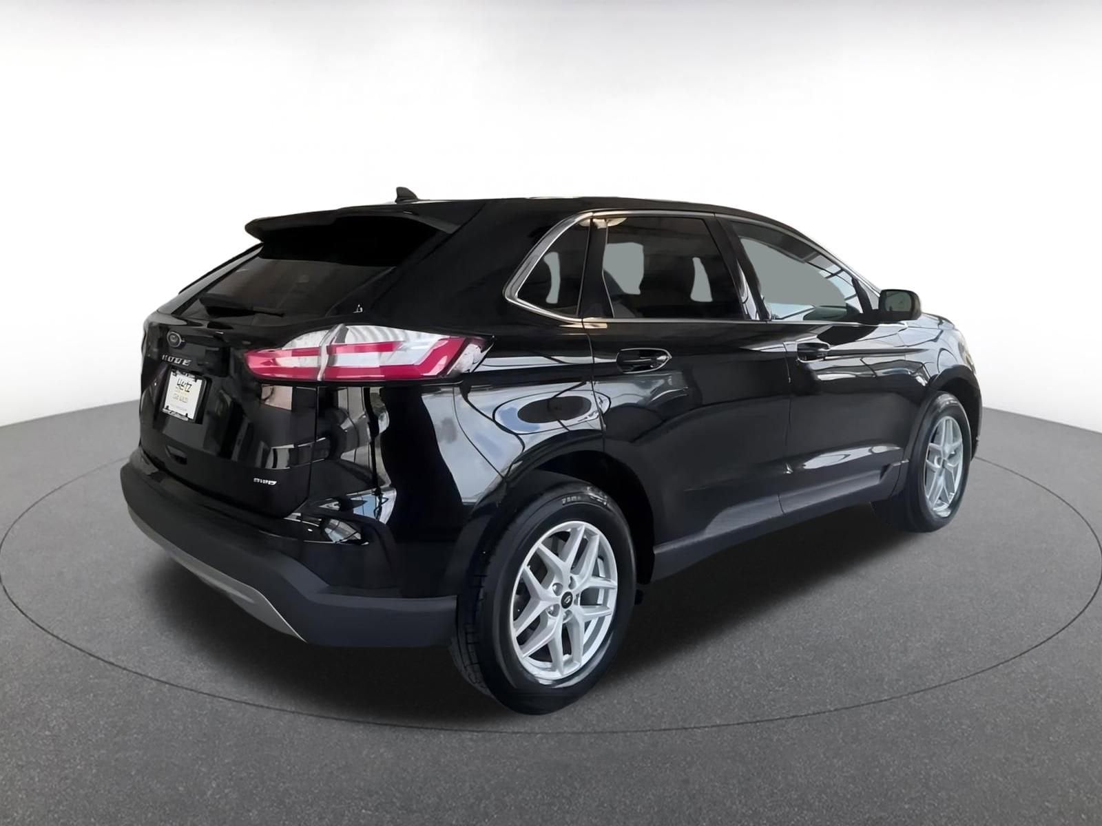 Thumbnail: 2024 Ford Edge - 15