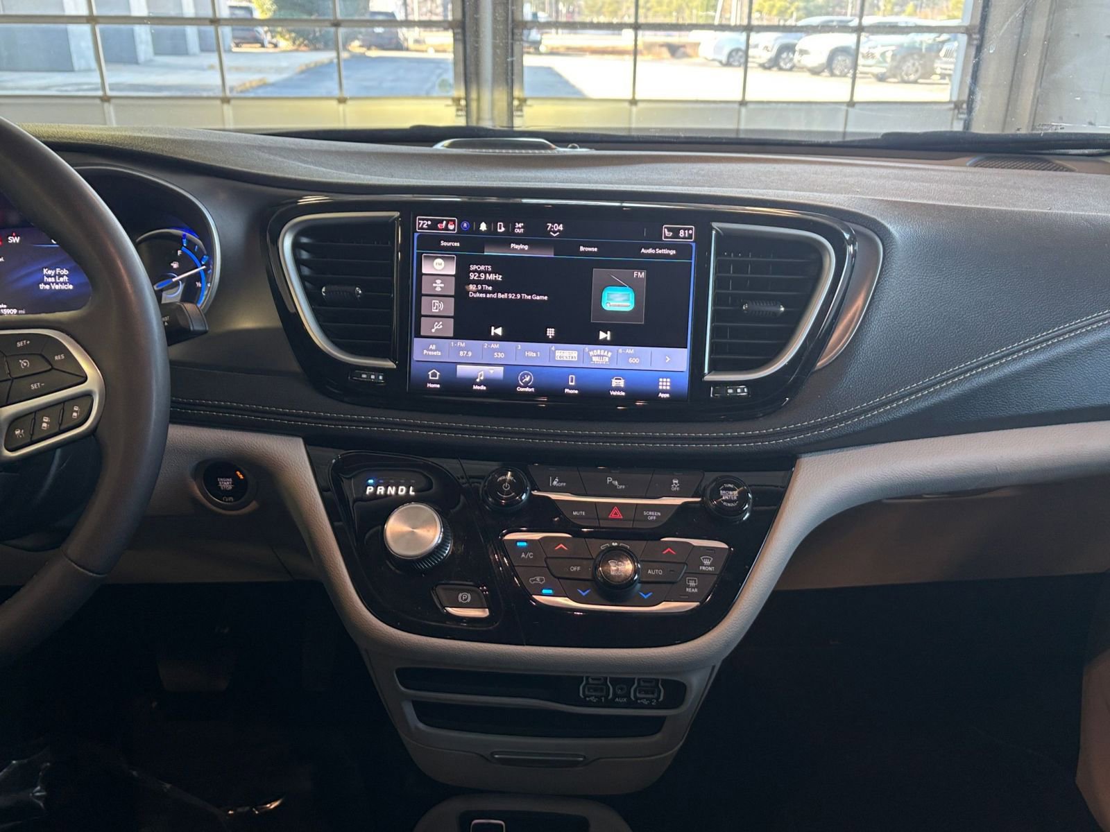 Thumbnail: 2023 Chrysler Pacifica - 25