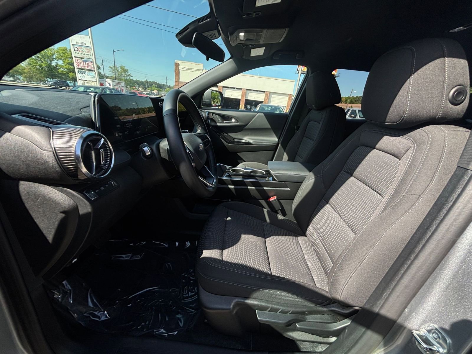 Thumbnail: 2025 Chevrolet Equinox - 30