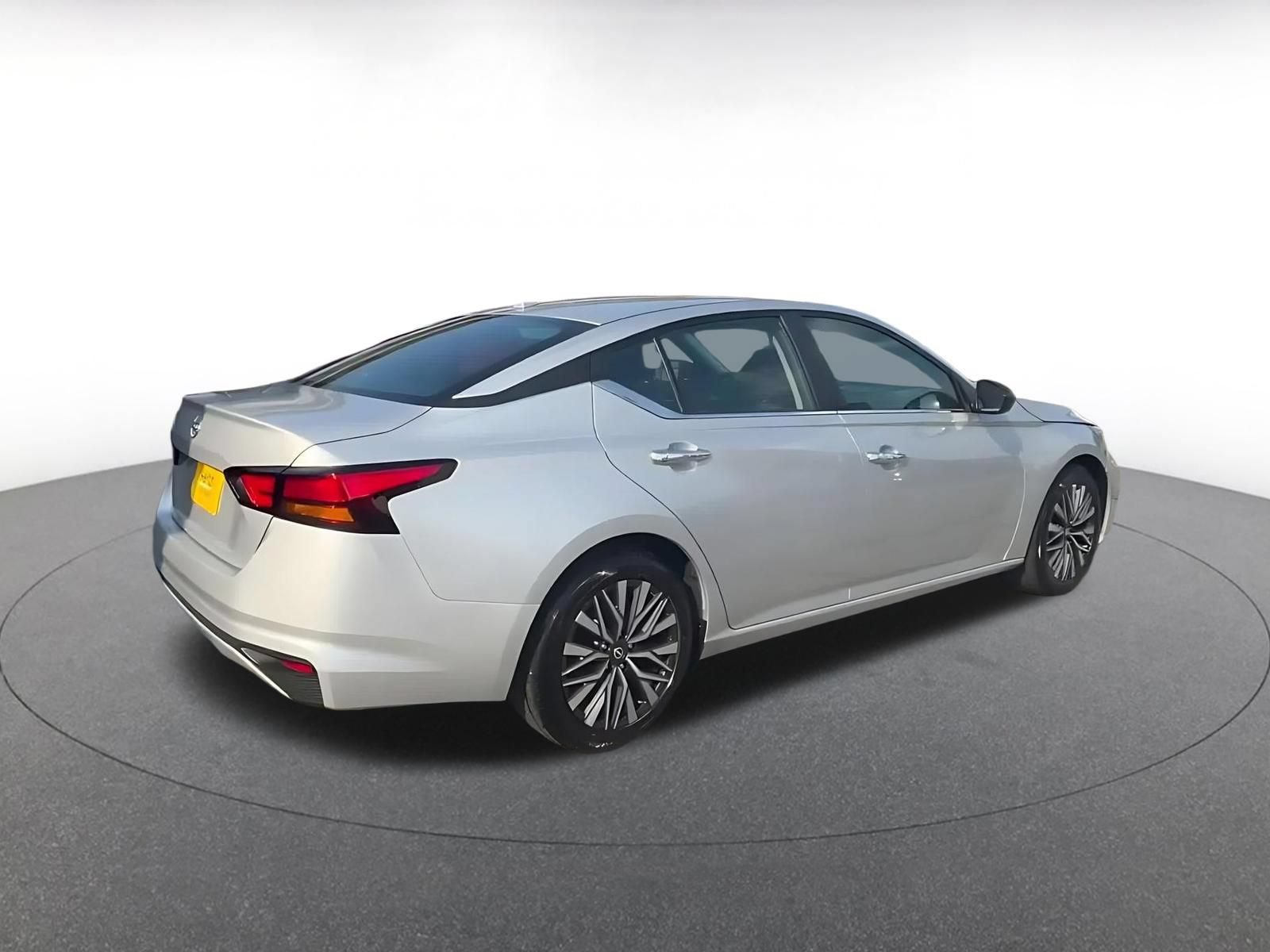 Thumbnail: 2025 Nissan Altima - 15