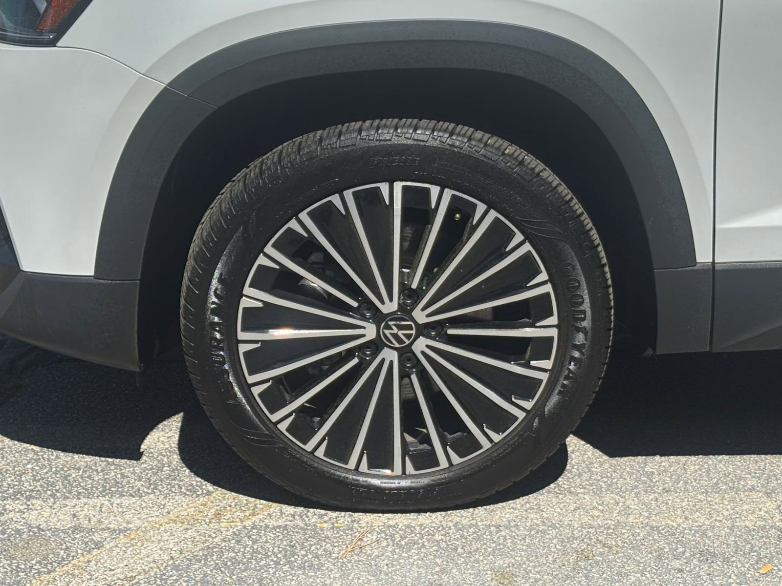 Thumbnail: 2025 Volkswagen Taos - 31