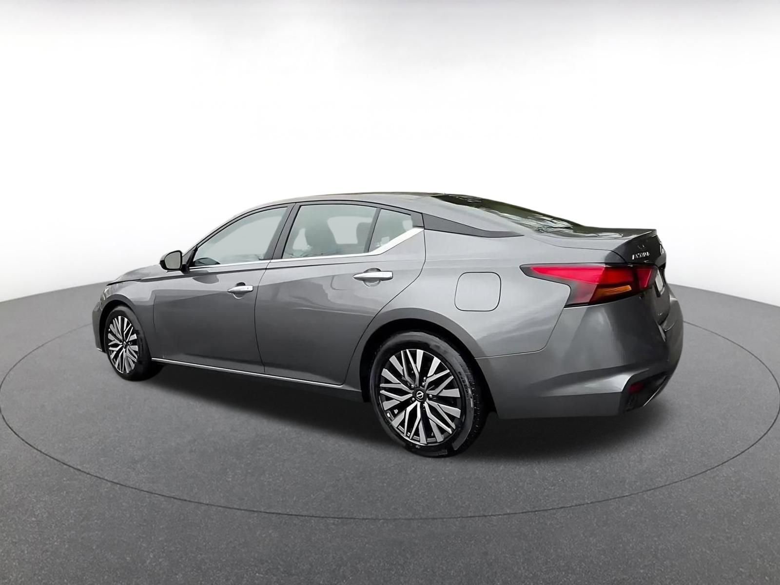 Thumbnail: 2025 Nissan Altima - 10