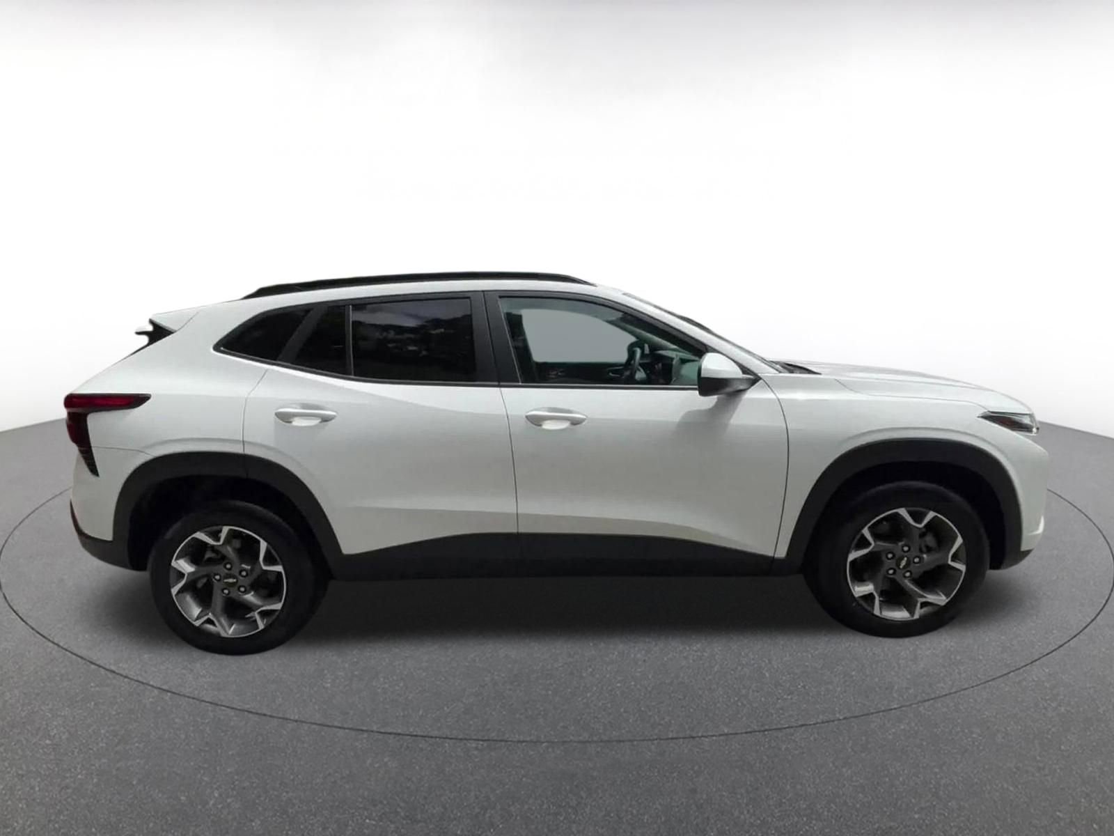 Thumbnail: 2025 Chevrolet Trax - 16