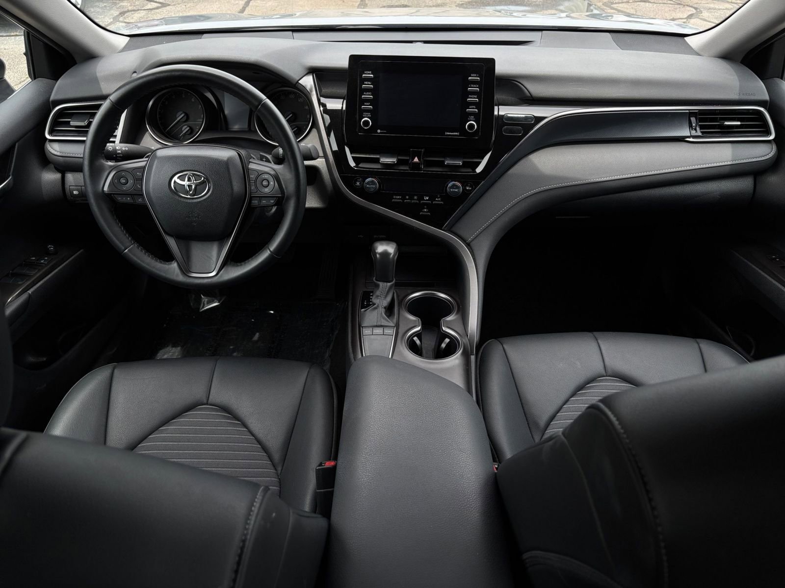 2024 Toyota Camry SE 32
