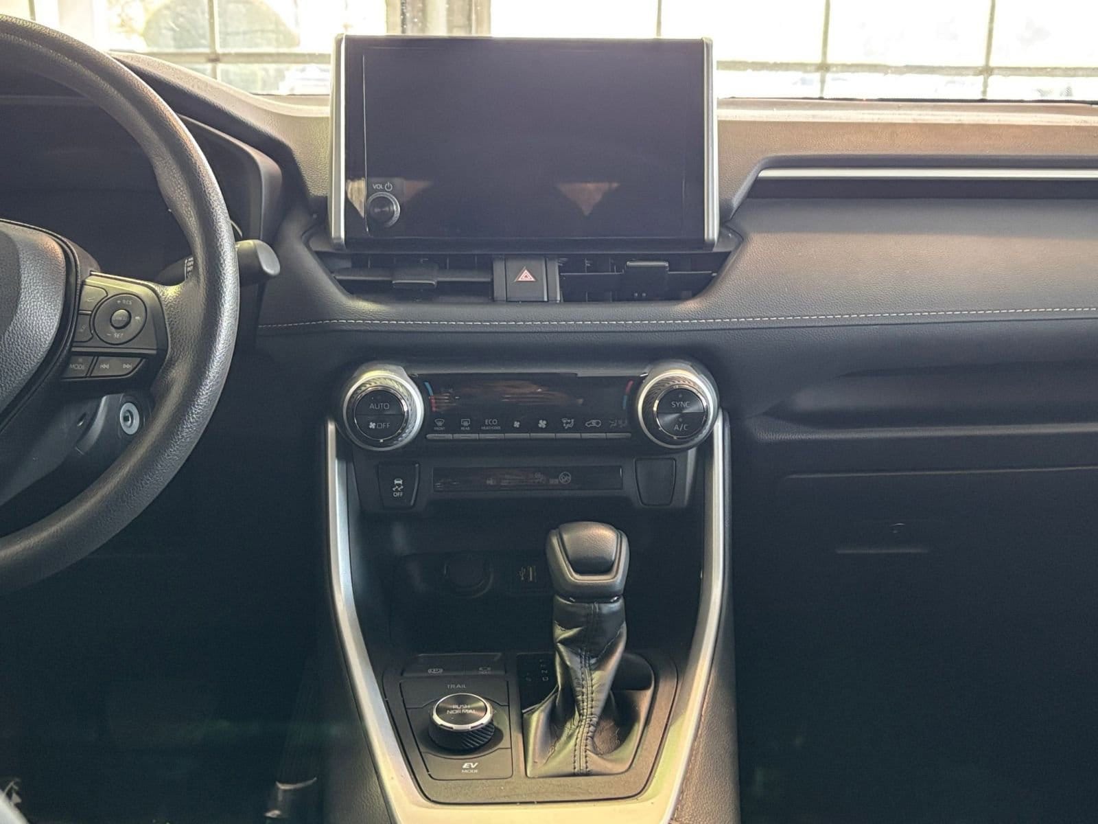 Thumbnail: 2025 Toyota RAV4 - 18