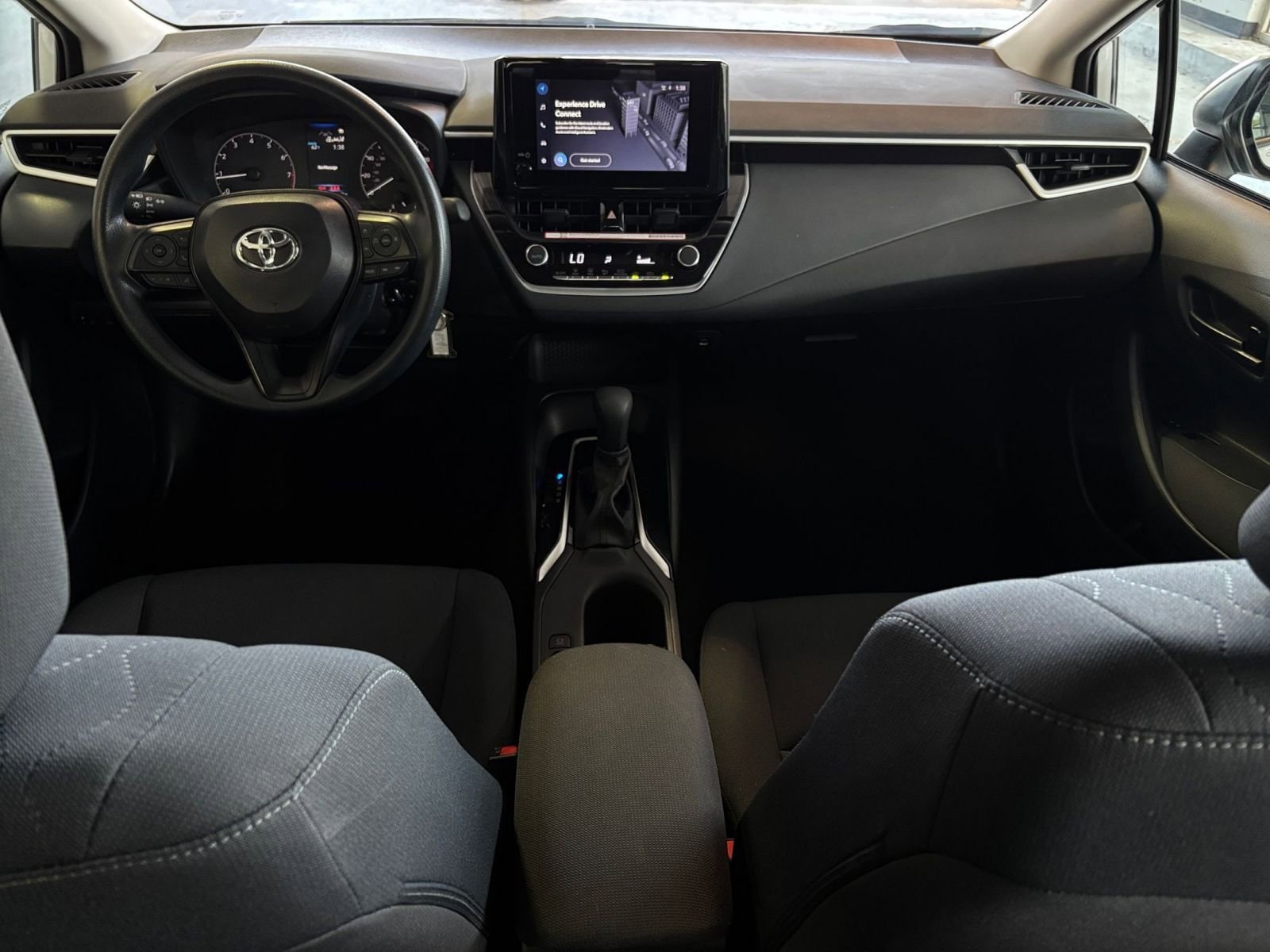 Thumbnail: 2025 Toyota Corolla - 32