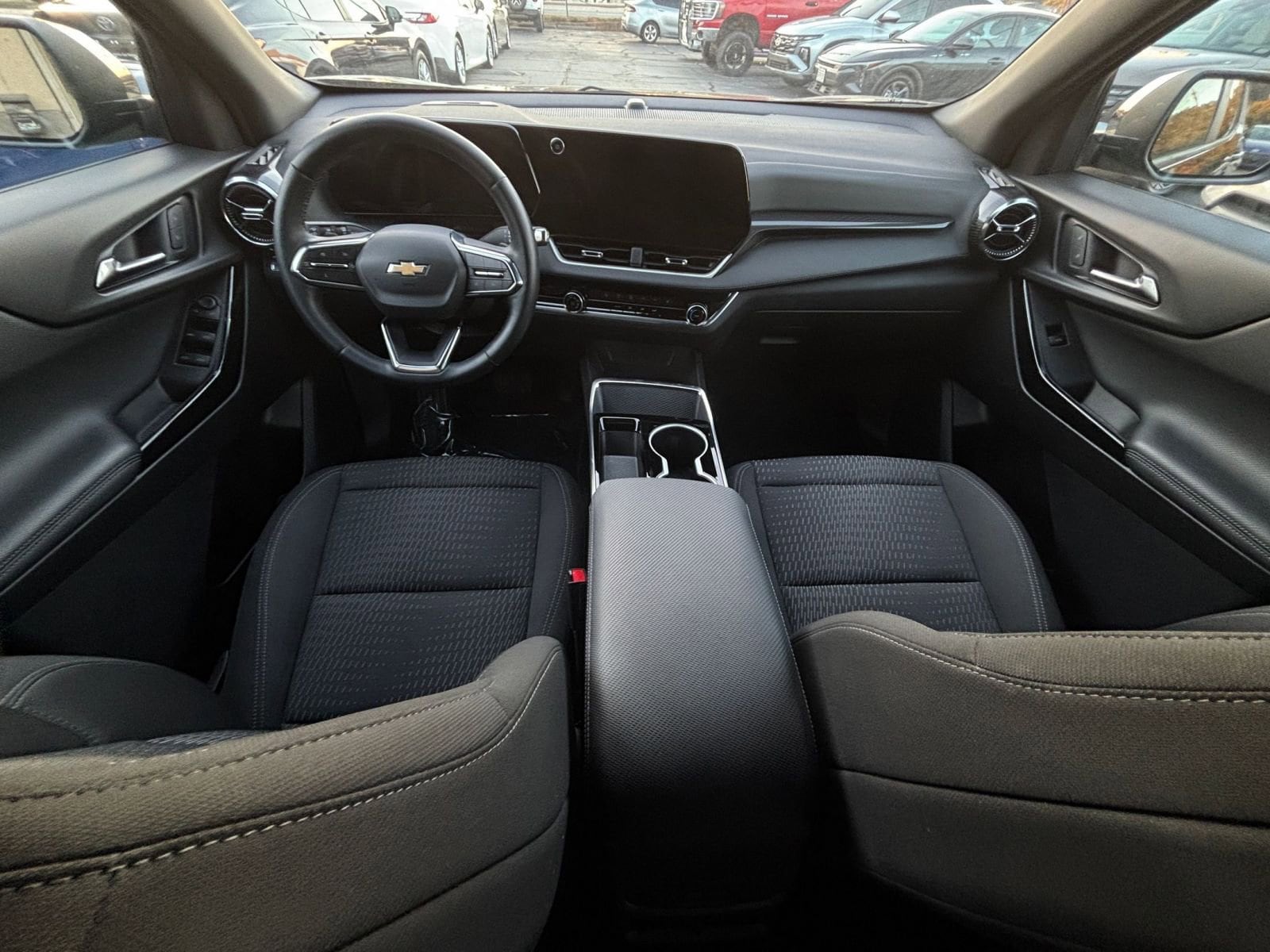 Thumbnail: 2025 Chevrolet Equinox - 32