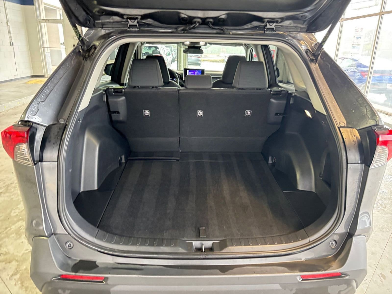 Thumbnail: 2025 Toyota RAV4 - 29