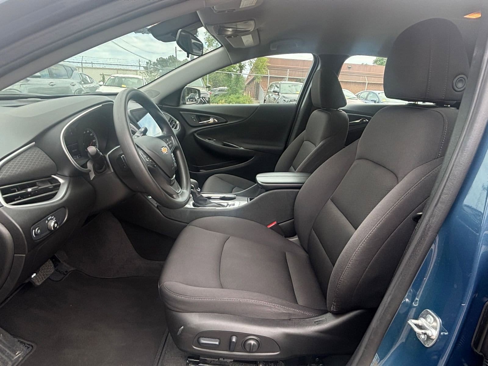 Thumbnail: 2024 Chevrolet Malibu - 28